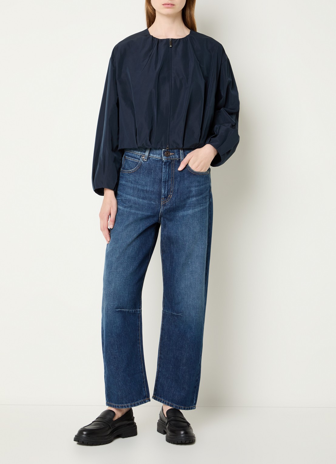 Max Mara Caduca mid waist tapered jeans met donkere wassing - voorkant 2 indigo