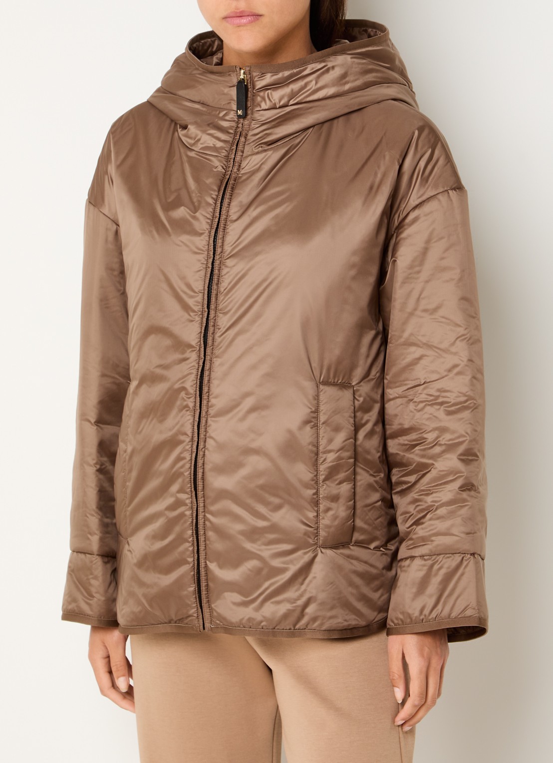 Max Mara Cleo oversized gewatteerd jack met capuchon en waterafstotende coating - detail 4 lichtbruin