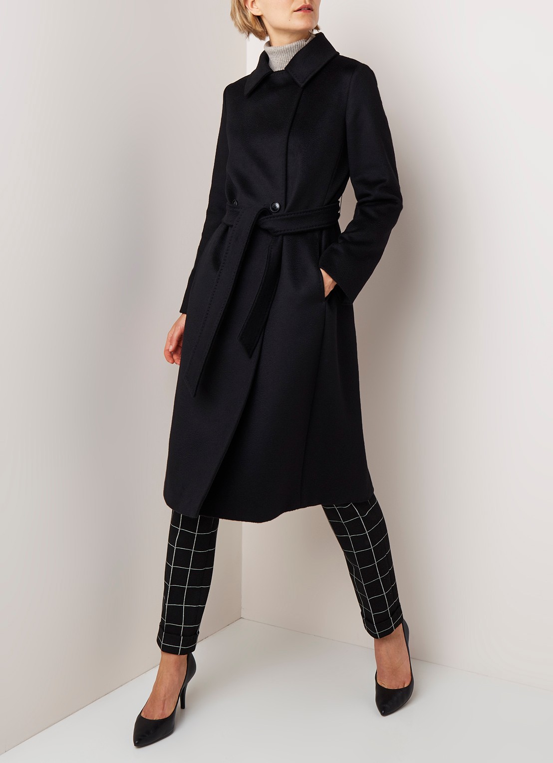 Max Mara Collage mantel in wolblend met strikceintuur - voorkant 5 zwart