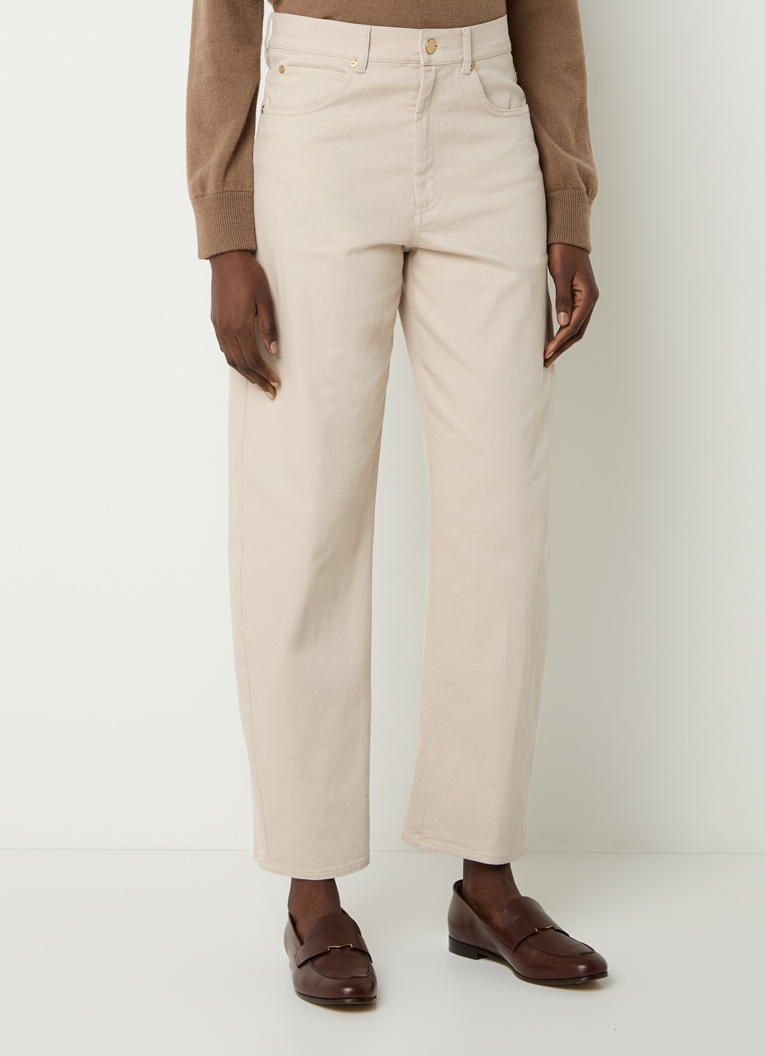 Max Mara Emily high waist tapered jeans met gekleurde wassing - detail 3 beige