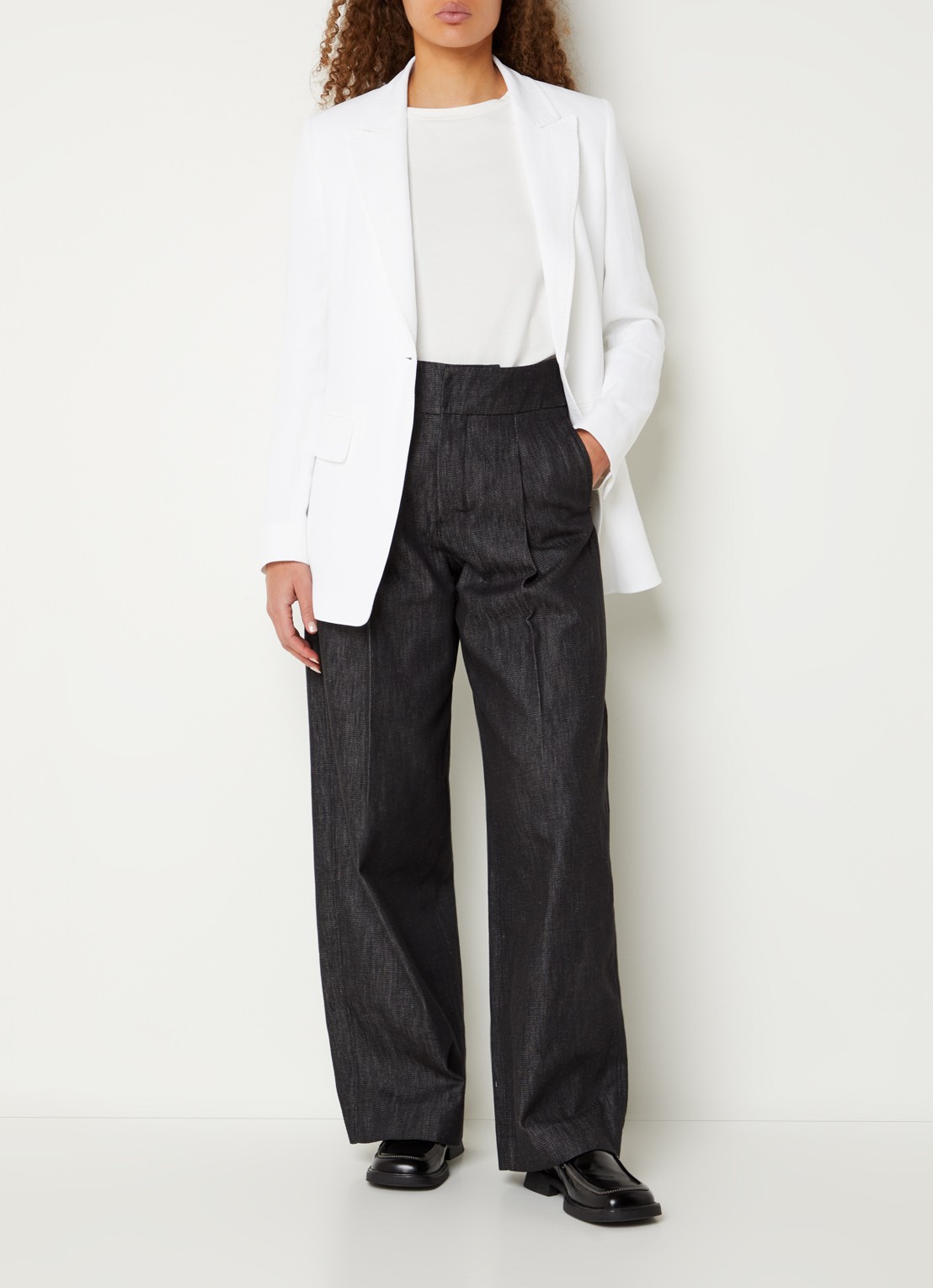 Max Mara Gitane blazer in linnenblend met klepzakken - voorkant 4 wit