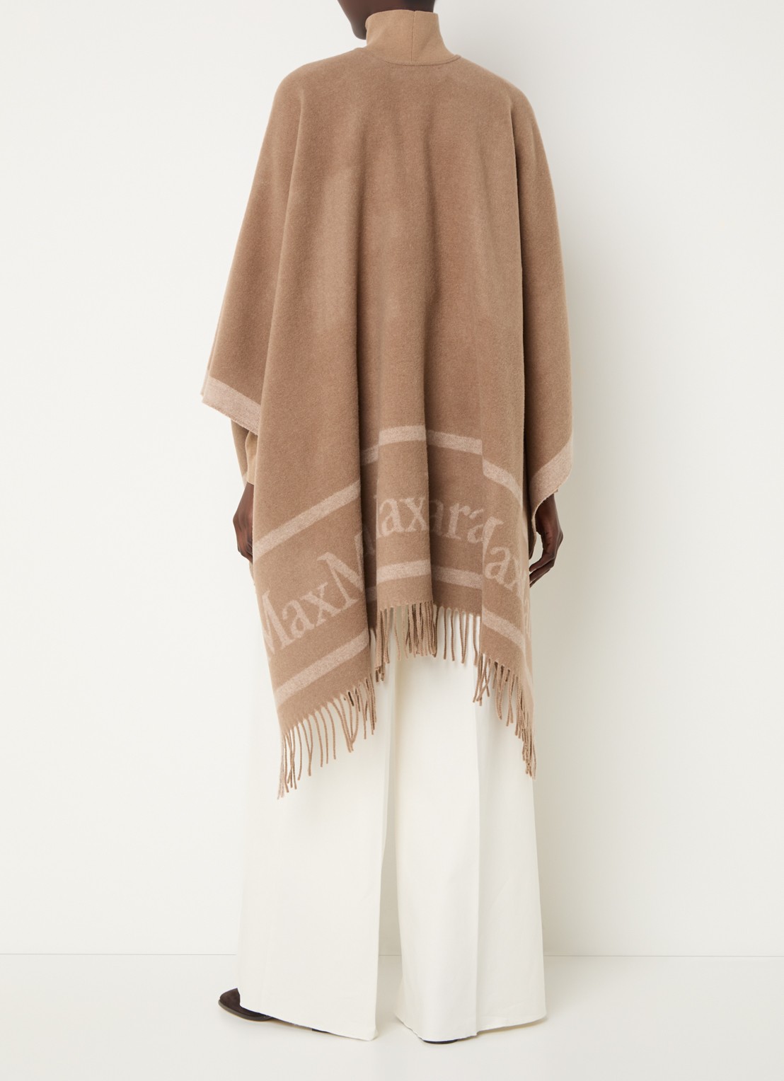 Max Mara Hilde poncho van wol met logoprint en franjes - achterkant camel