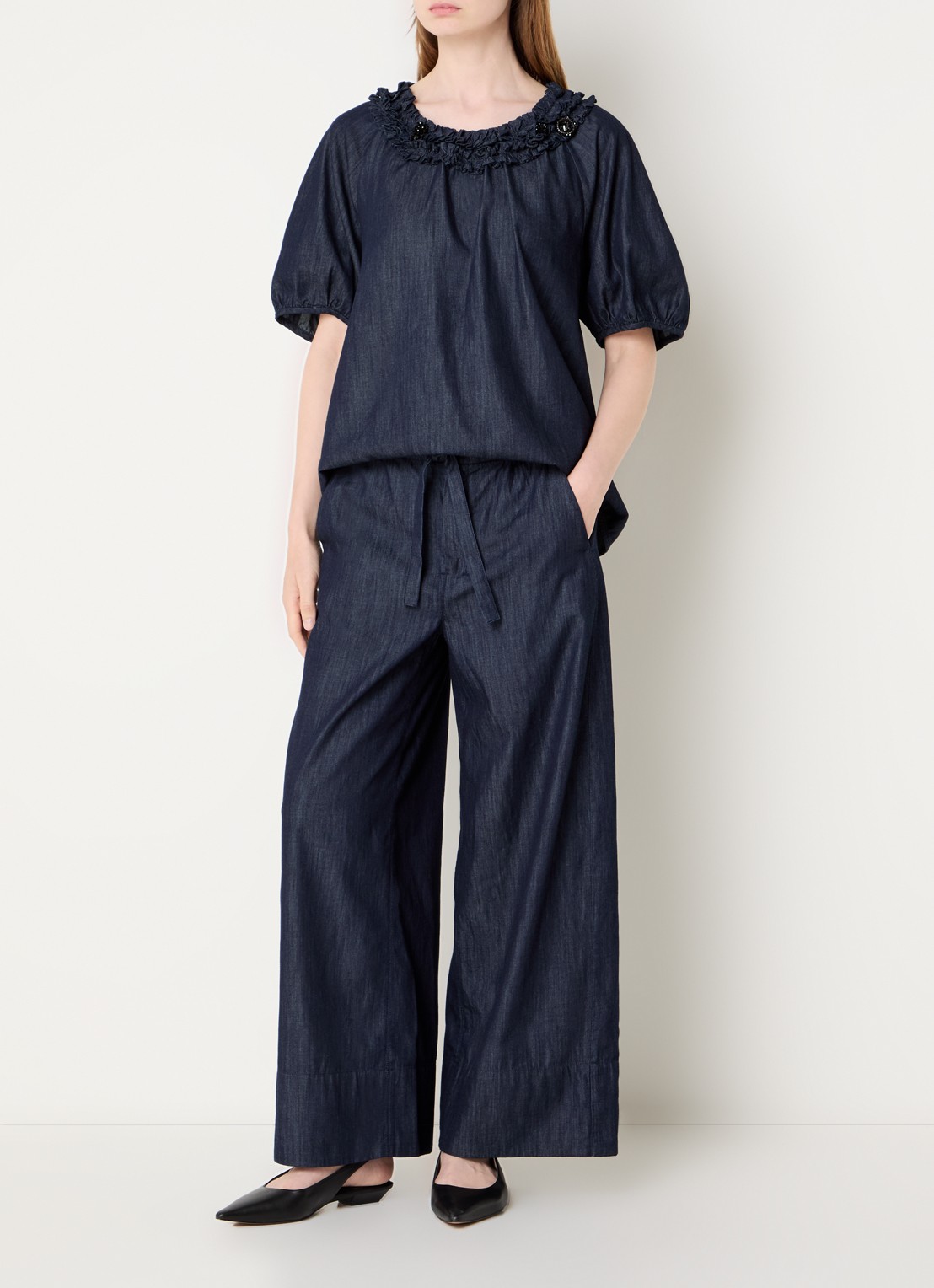 Max Mara Jour high waist wide fit broek van denim met strikceintuur - voorkant 4 indigo