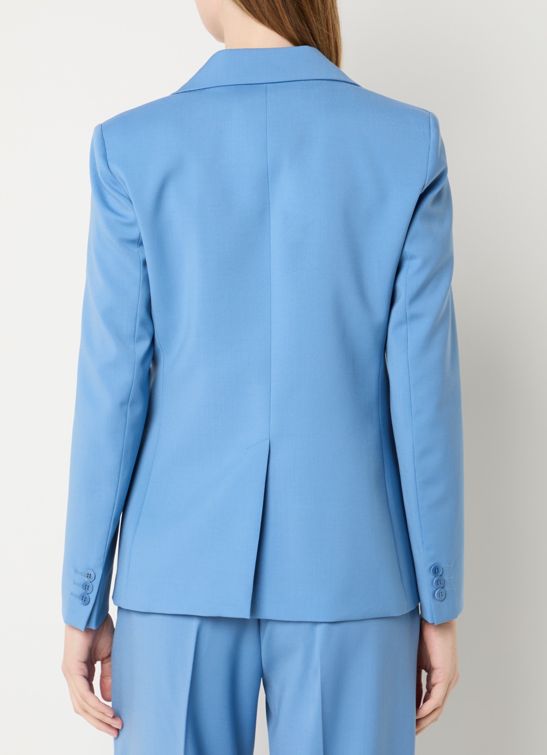 Max Mara Lamine blazer van scheerwol met schoudervulling en klepzakken - achterkant lichtblauw