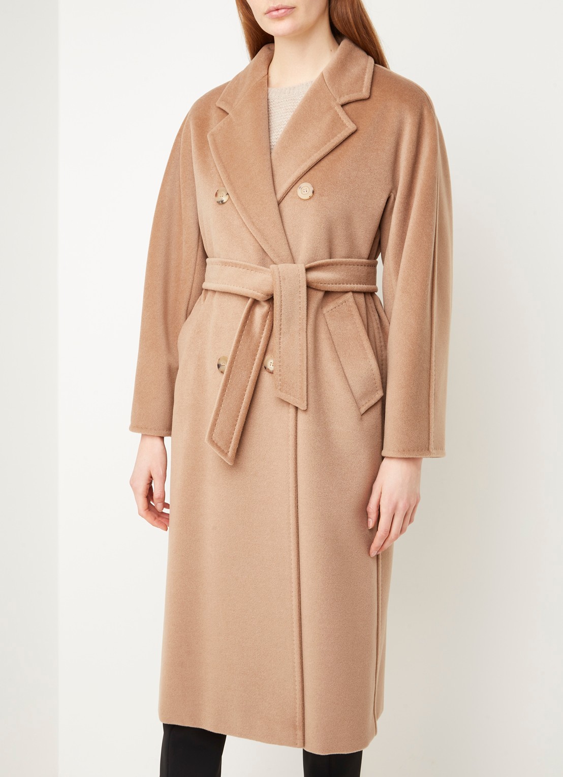Max Mara Madame mantel in wolblend met strikceintuur - detail camel