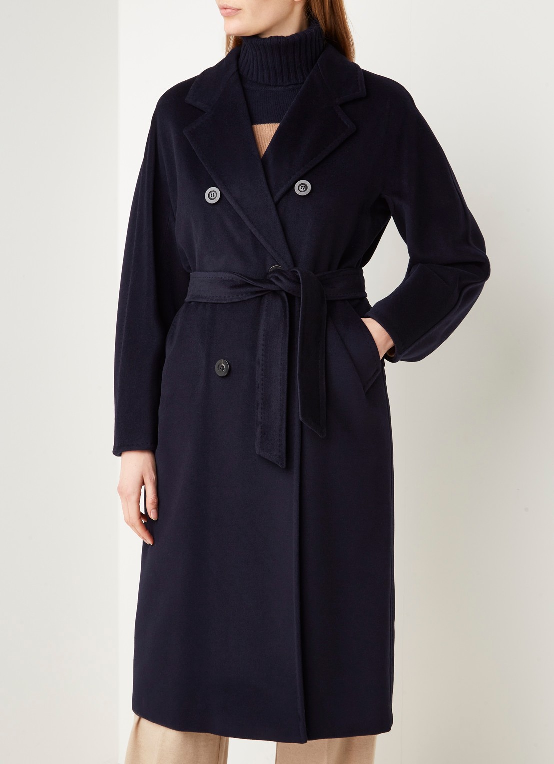 Max Mara Madame mantel in wolblend met strikceintuur - detail donkerblauw