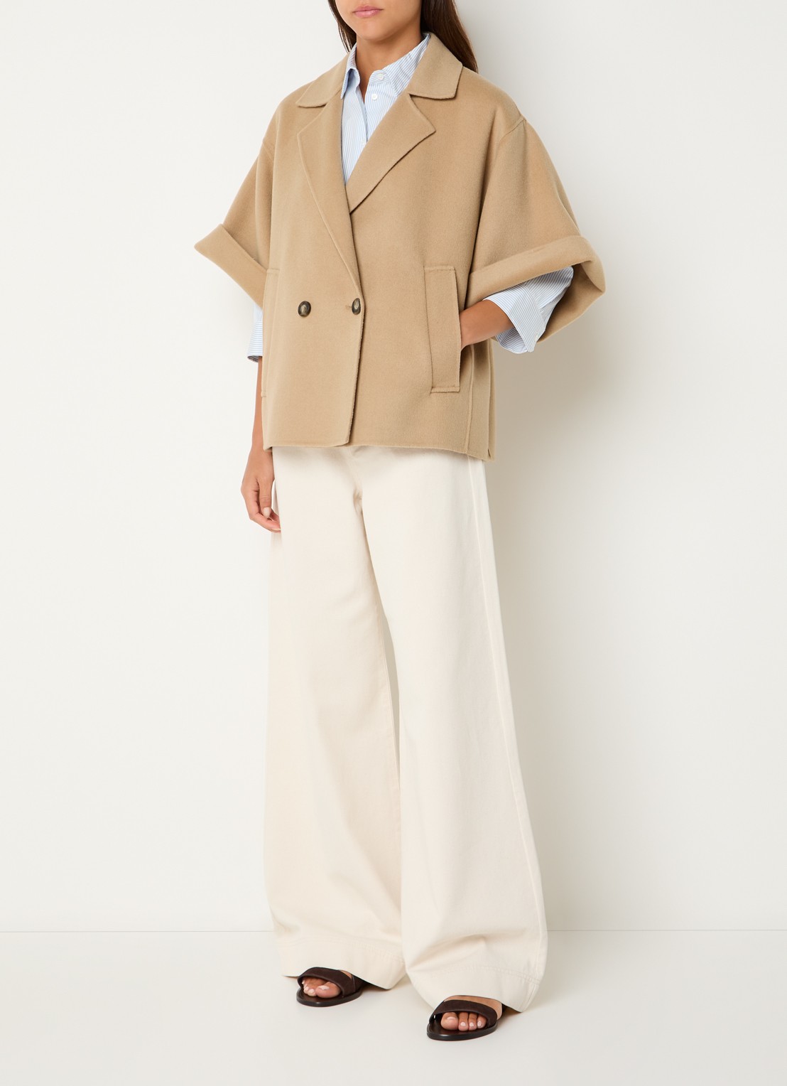 Max Mara Mantel in wolblend met steekzakken - voorkant 2 camel