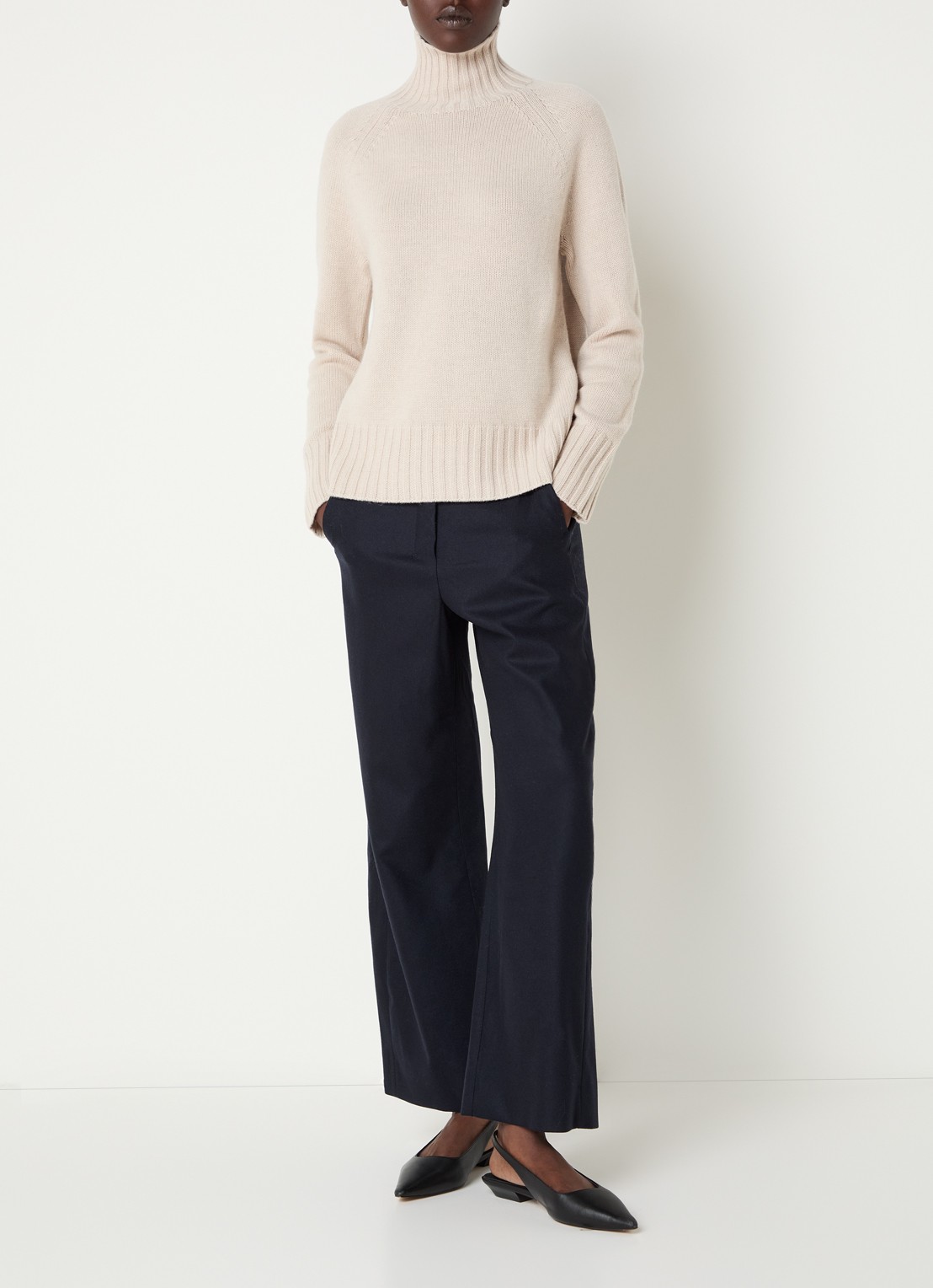 Max Mara Mantova fijngebreide trui in kasjmierblend met col - voorkant 3 creme