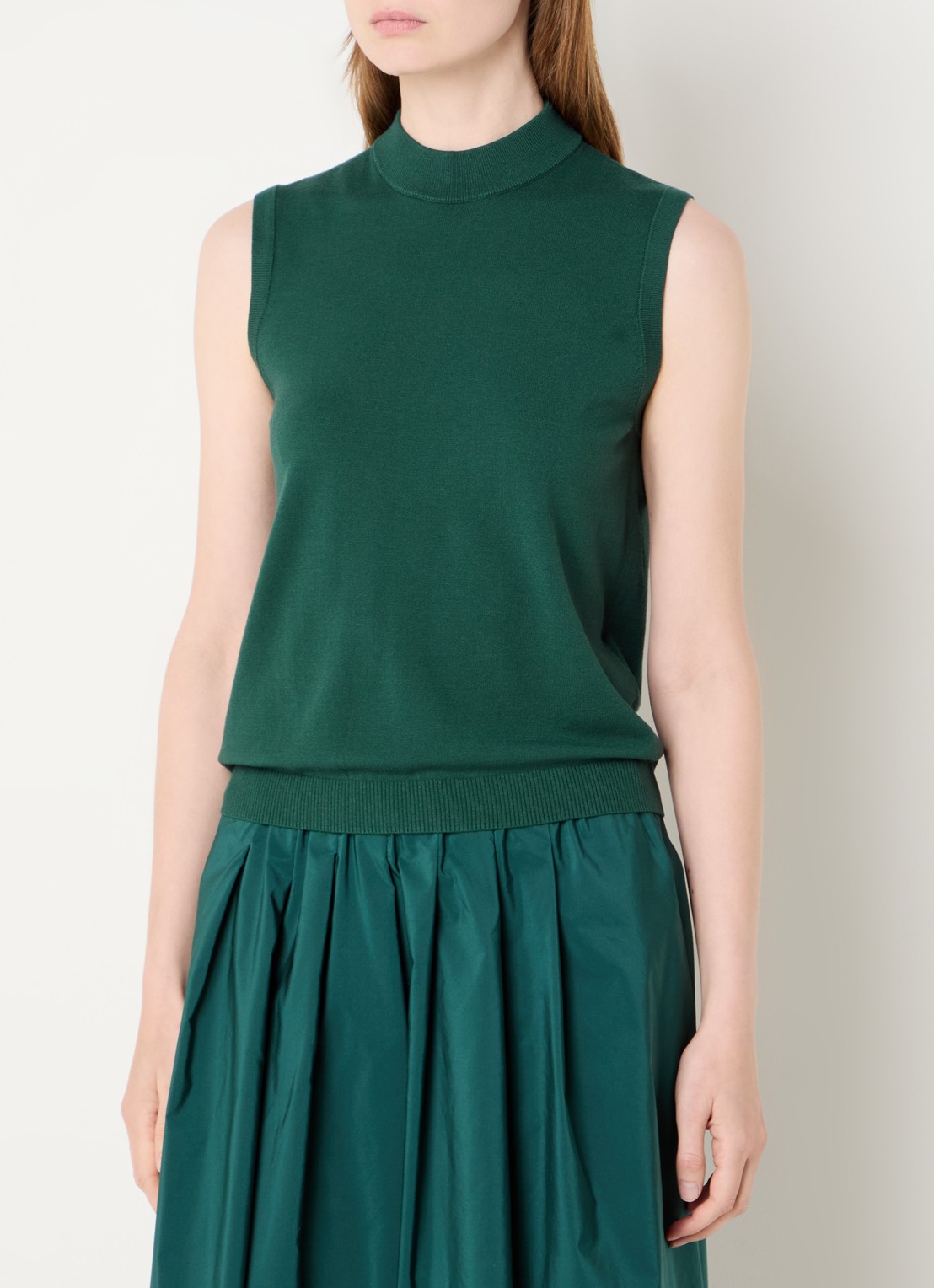 Max Mara Nazione mouwloze trui met ribstructuur - detail 2 groen
