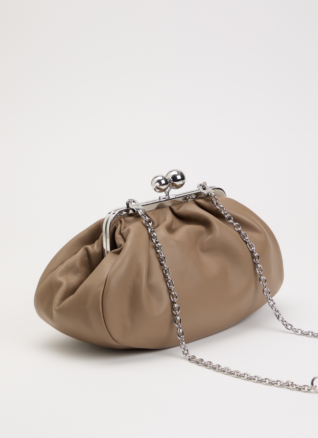 Max Mara Pasticcino clutch van leer met afneembare schouderriem  - achterkant zand