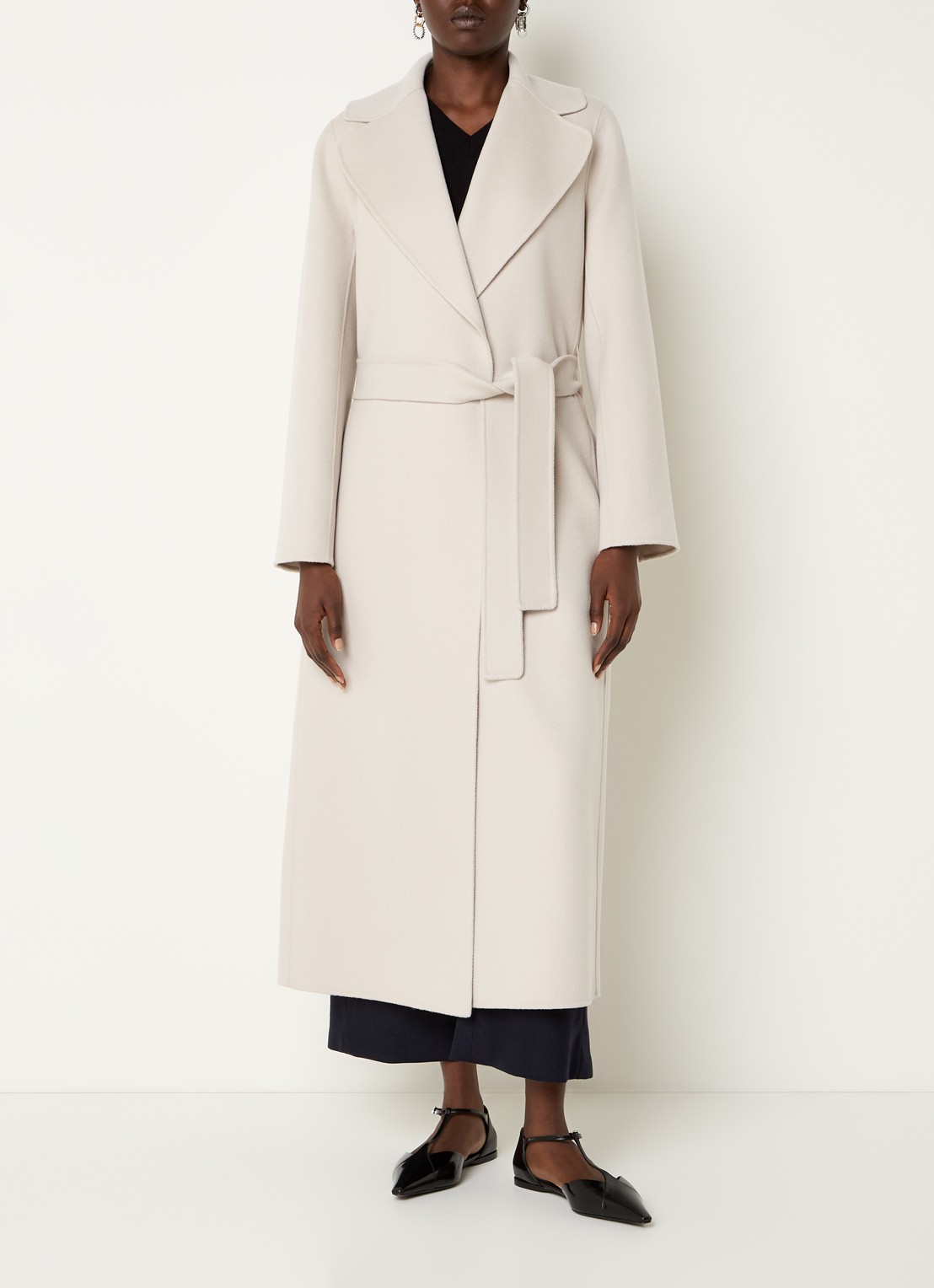 Max Mara Poldo mantel van scheerwol met steekzakken en strikceintuur - detail 2 creme