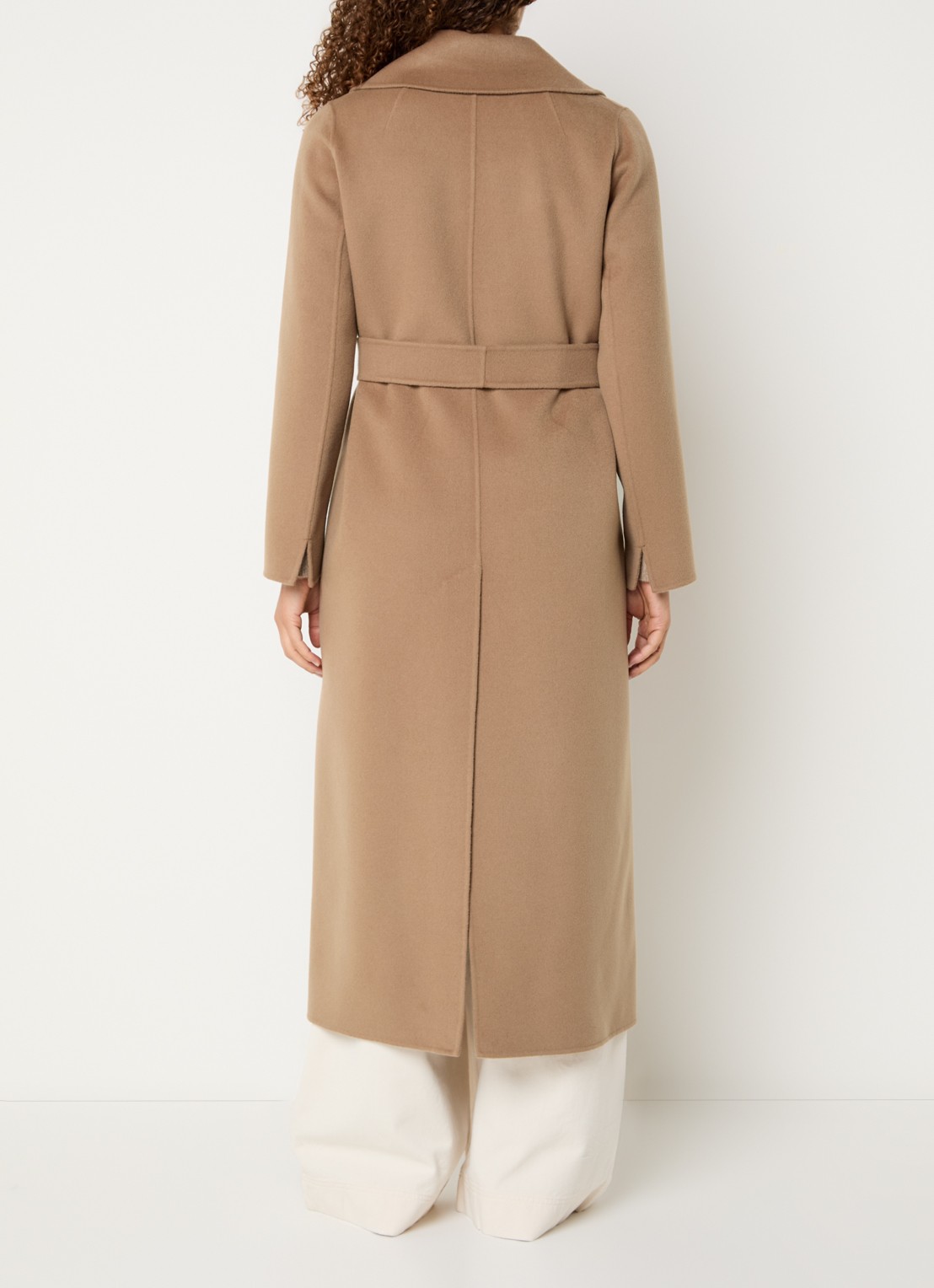 Max Mara Poldo mantel van scheerwol met steekzakken en strikceintuur - achterkant camel