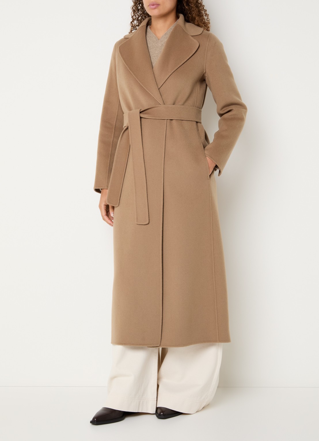 Max Mara Poldo mantel van scheerwol met steekzakken en strikceintuur - detail 2 camel