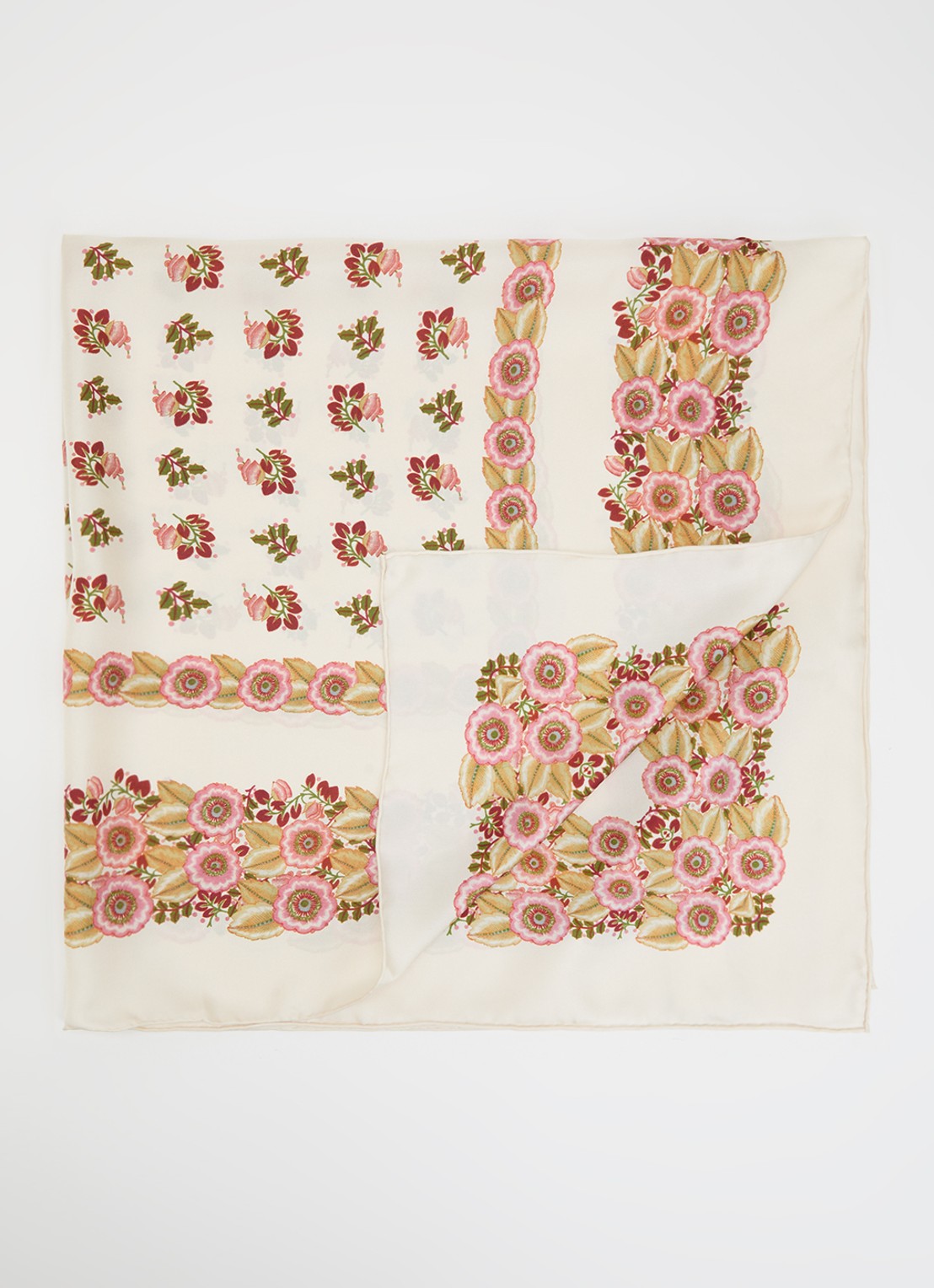 Max Mara Sjaal van zijde met bloemprint 90 x 90 cm - voorkant 3 abrikoos