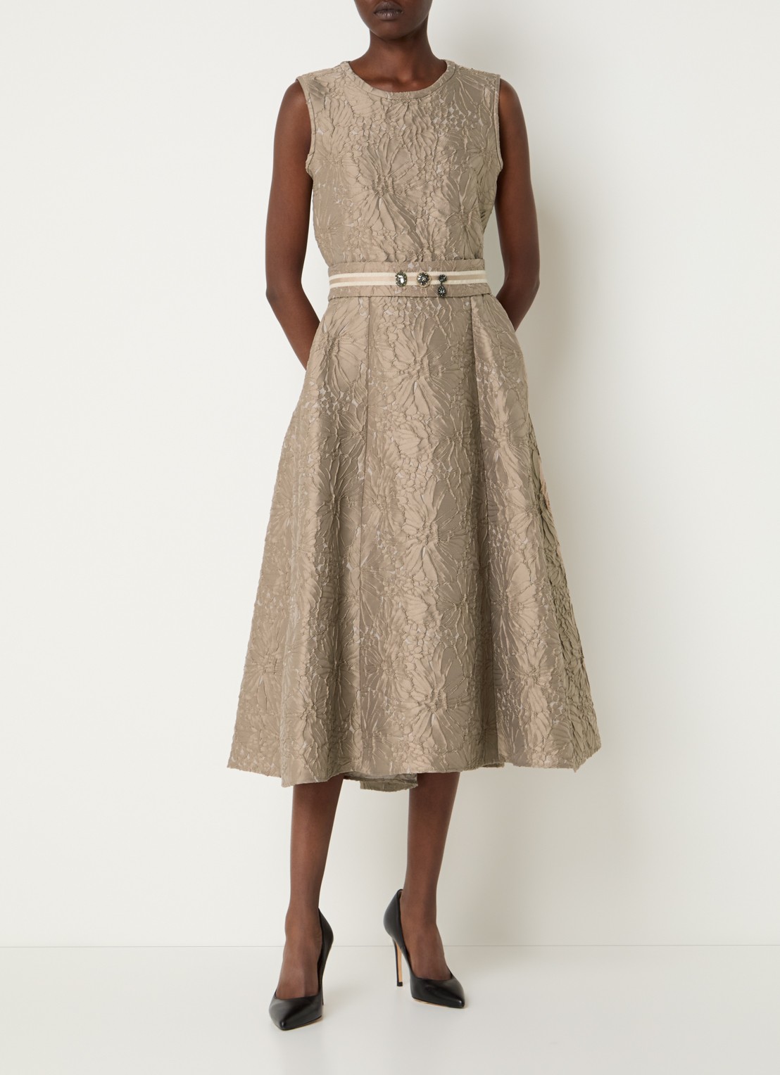 Max Mara Skipper midi jurk met bloemborduring en ceintuur - detail 3 donkerbeige