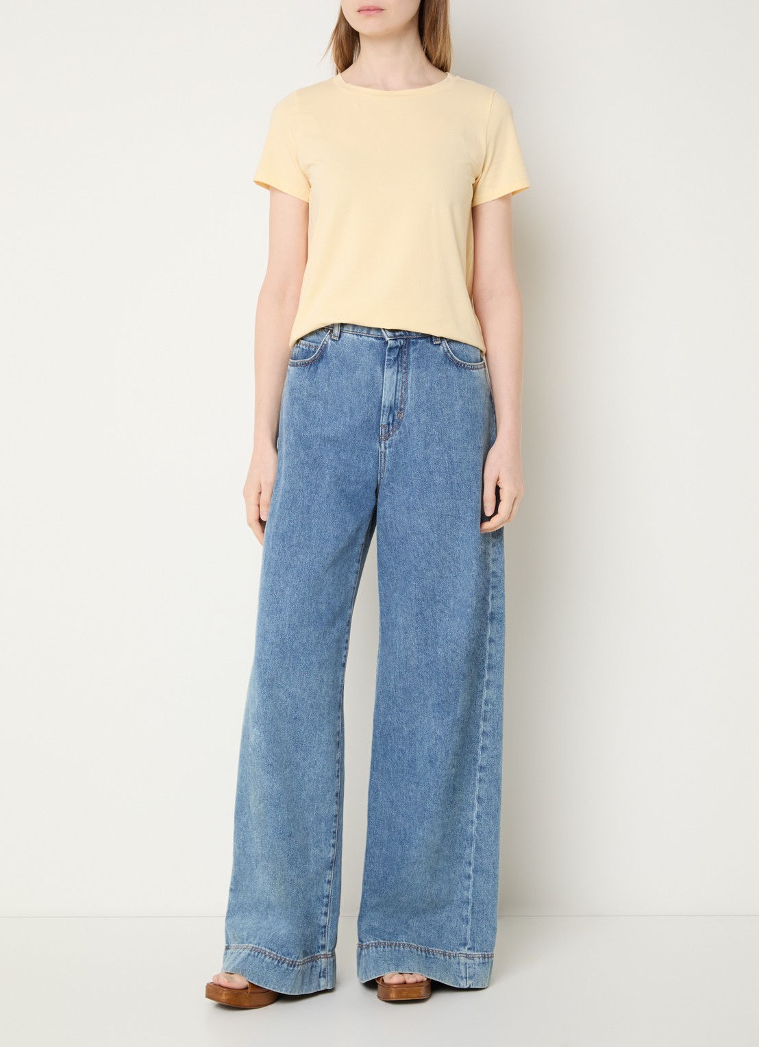 Max Mara T-shirt met ronde hals - voorkant 2 lichtgeel