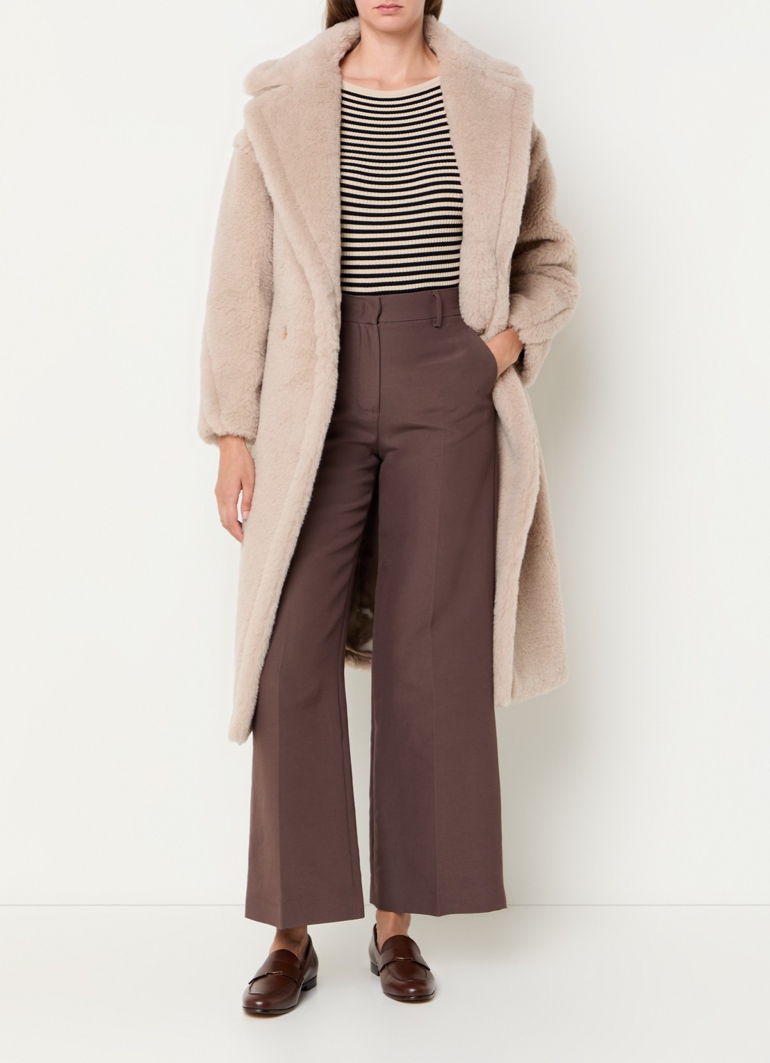 Max Mara Tedgirl mantel in alpaca wolblend met steekzakken - voorkant 4 donkerbeige