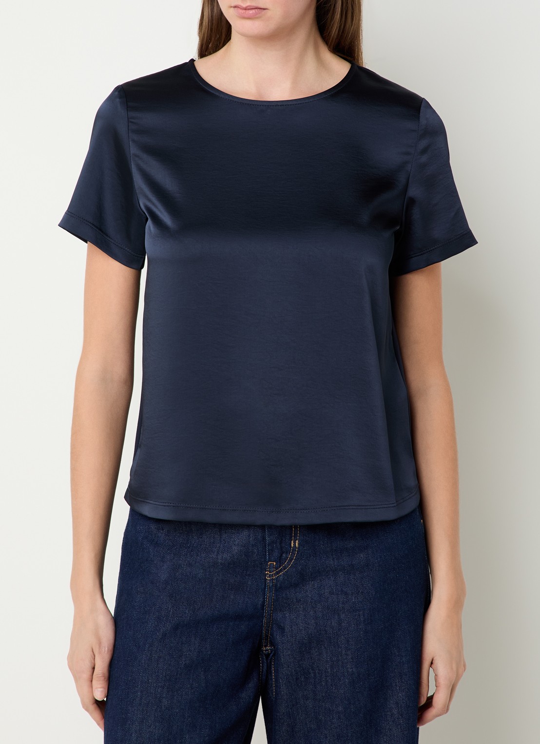 Max Mara Top van satijn met ronde hals - detail donkerblauw