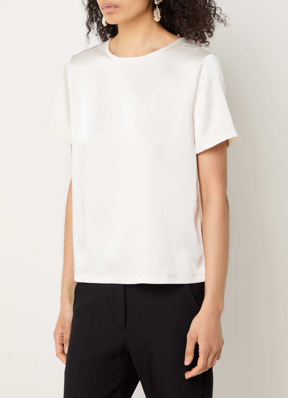 Max Mara Top van satijn met ronde hals - detail 4 creme