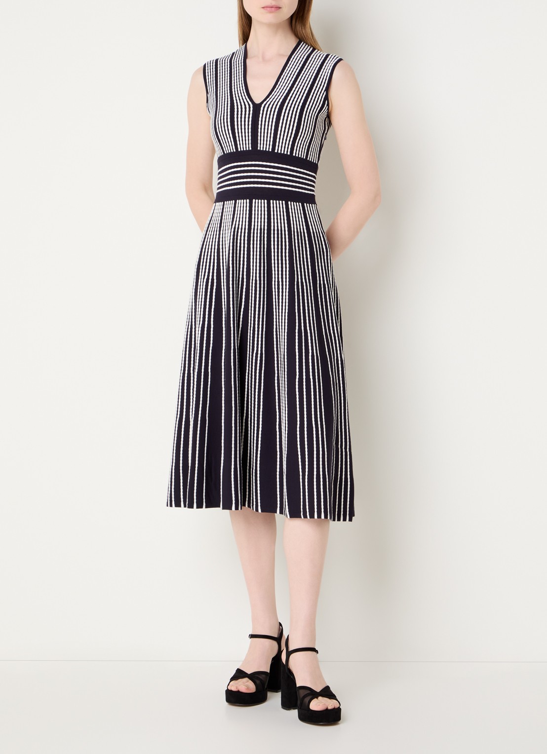 MaxMara Agreste midi jurk met V-hals en streepprint - detail donkerblauw