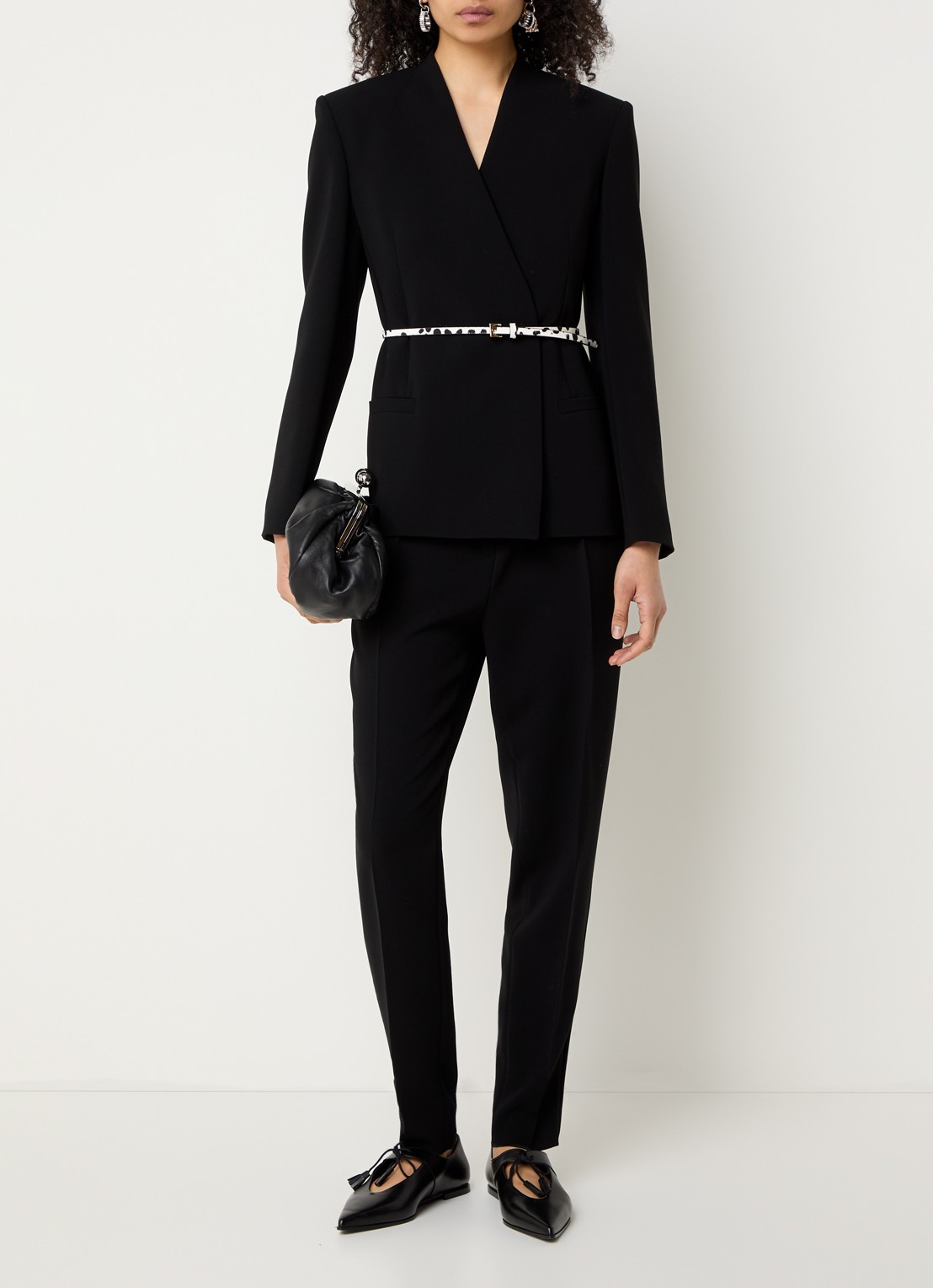 MaxMara Blazer met schoudervulling en ceintuur - voorkant 4 zwart