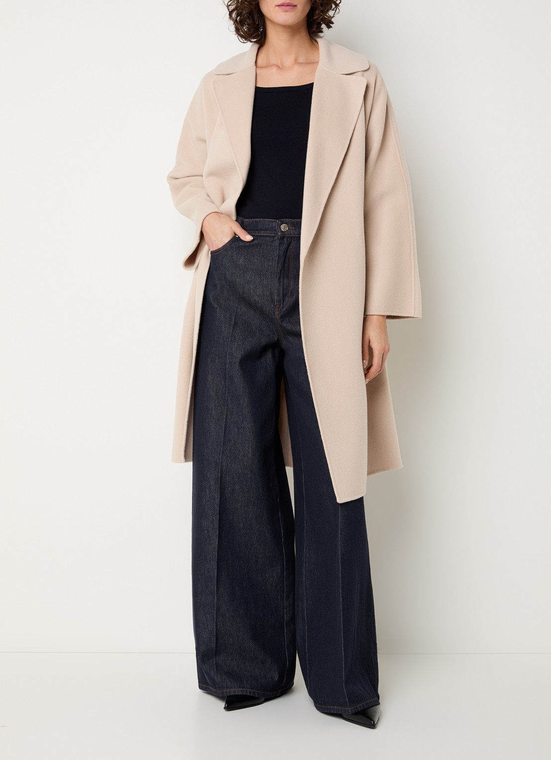 MaxMara Civada mantel in wolblend met steekzakken - voorkant 3 zand