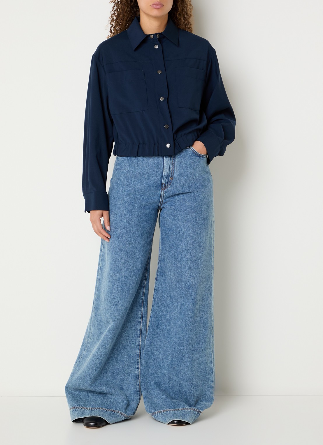 MaxMara Decano cropped jack van scheerwol met opgestikte zakken - voorkant 2 donkerblauw