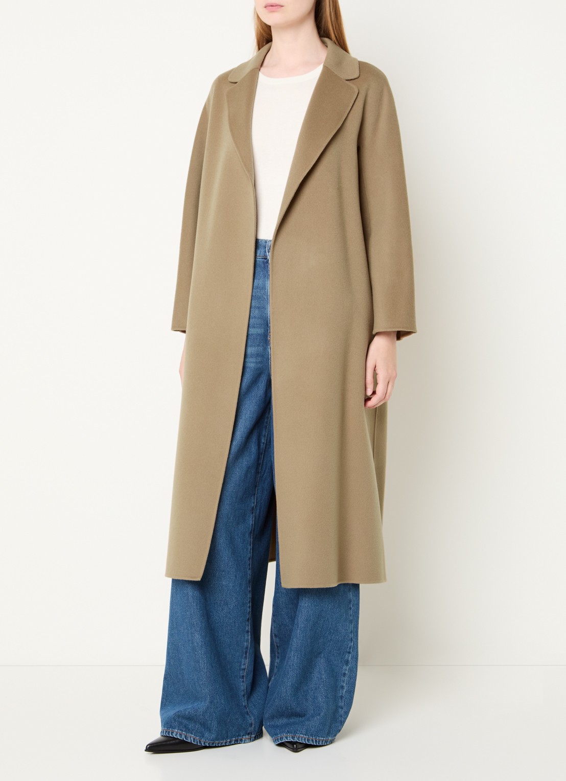 MaxMara Esturia mantel van scheerwol met strikceintuur  - voorkant 4 camel
