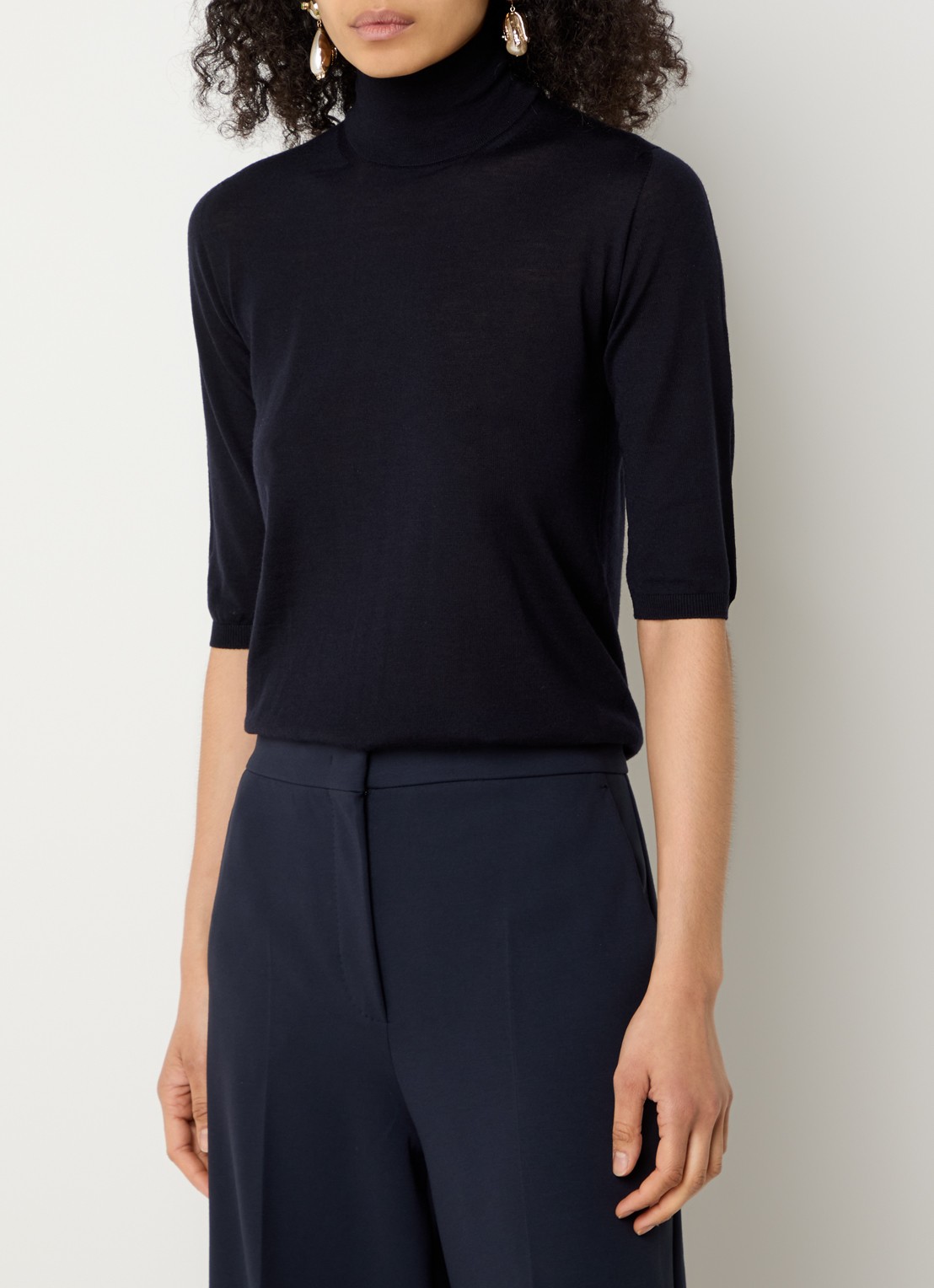 MaxMara Fijngebreide top van wol met col - detail 4 donkerblauw