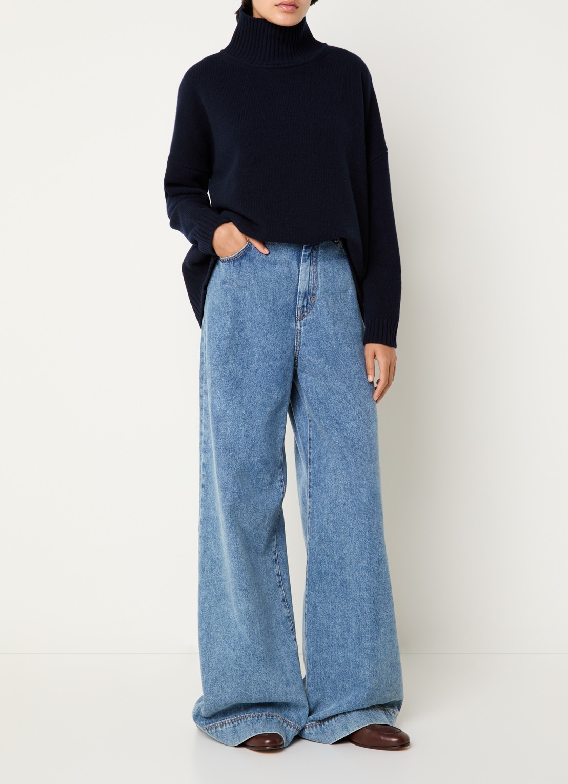 MaxMara Grofgebreide trui van wol met col - voorkant 4 donkerblauw