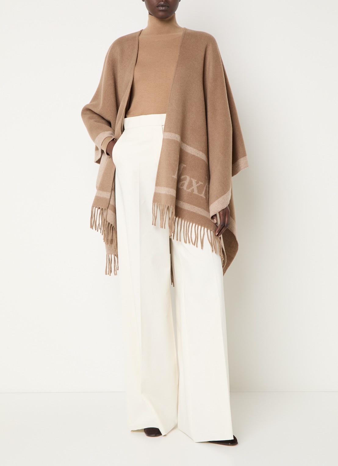 MaxMara Hilde poncho van wol met logoprint en franjes - voorkant 3 camel