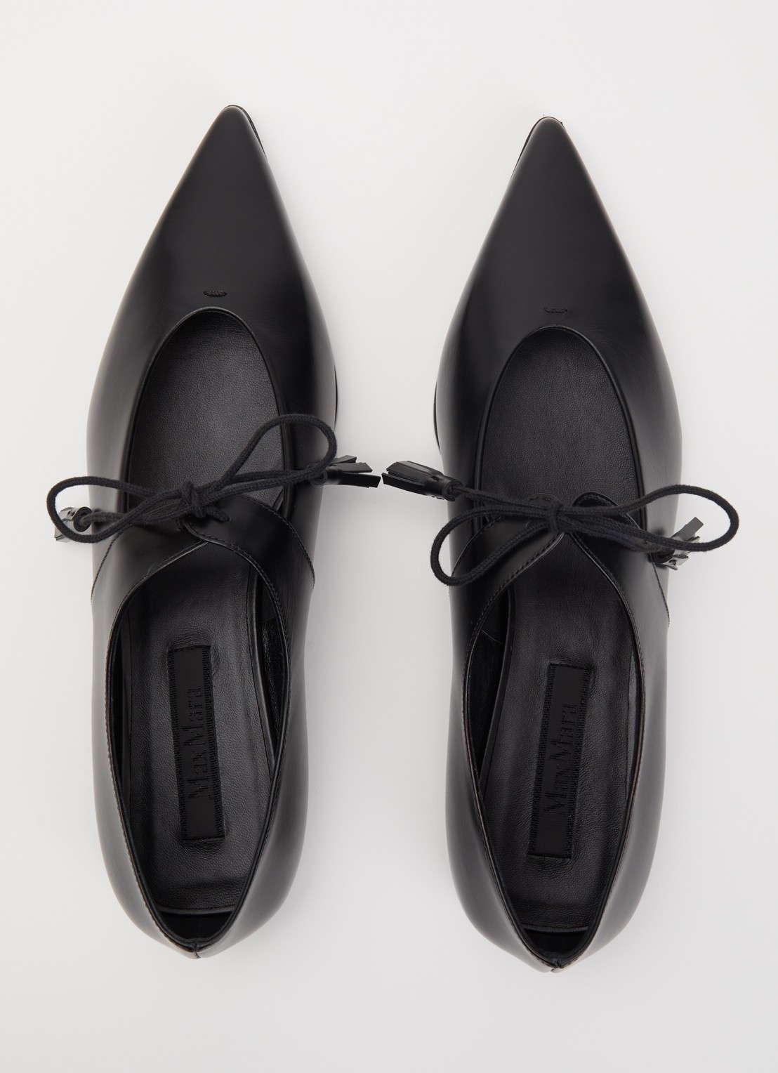 MaxMara Laceup ballerina van kalfsleer - detail 2 zwart