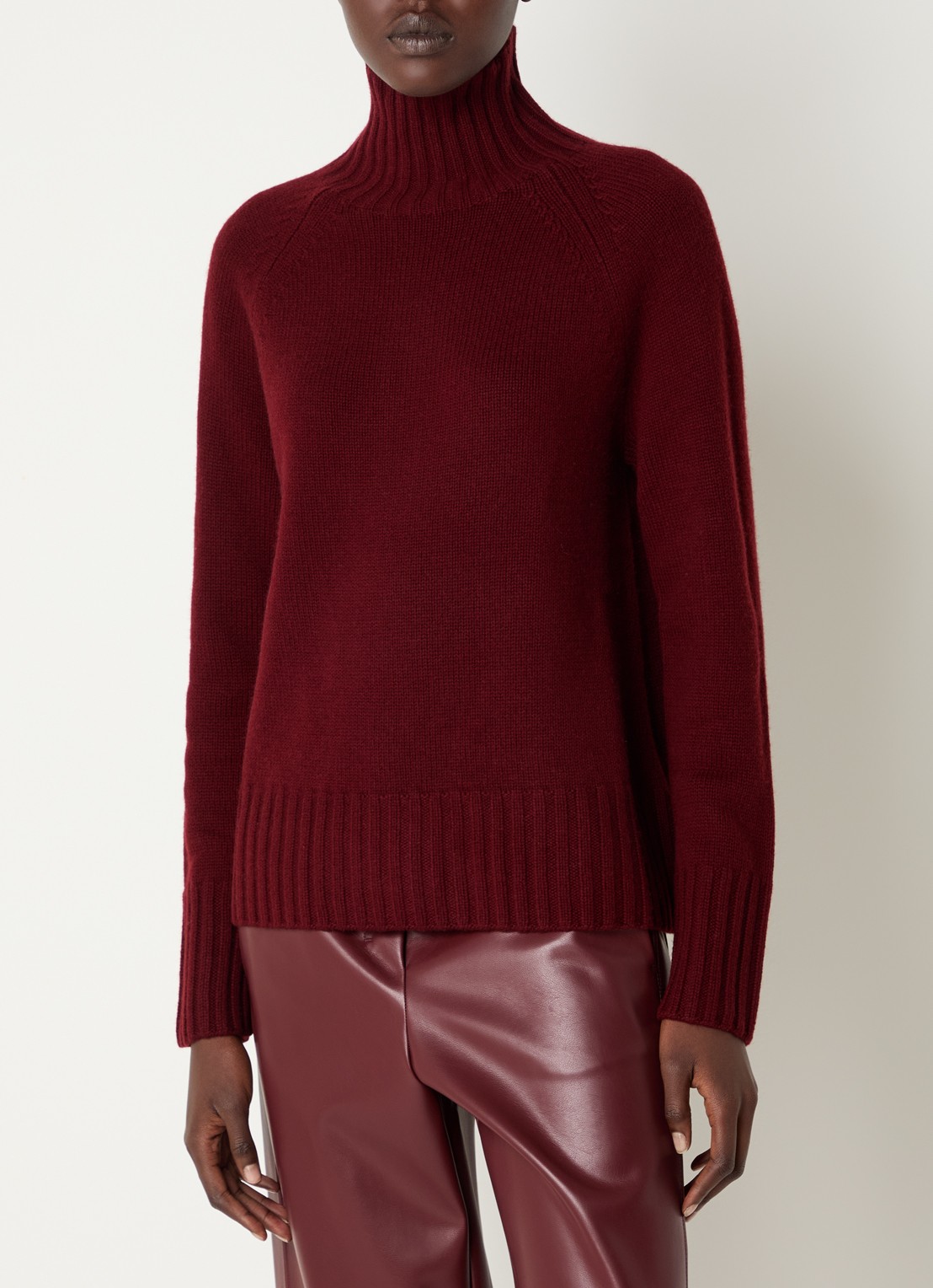 MaxMara Mantova fijngebreide trui in kasjmierblend met col - detail 4 bordeauxrood