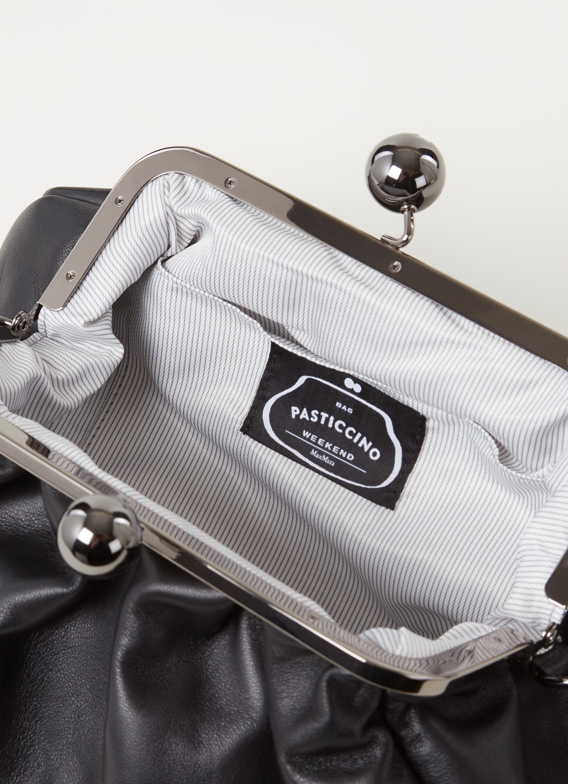 MaxMara Pasticcino clutch van leer - detail 2 zwart