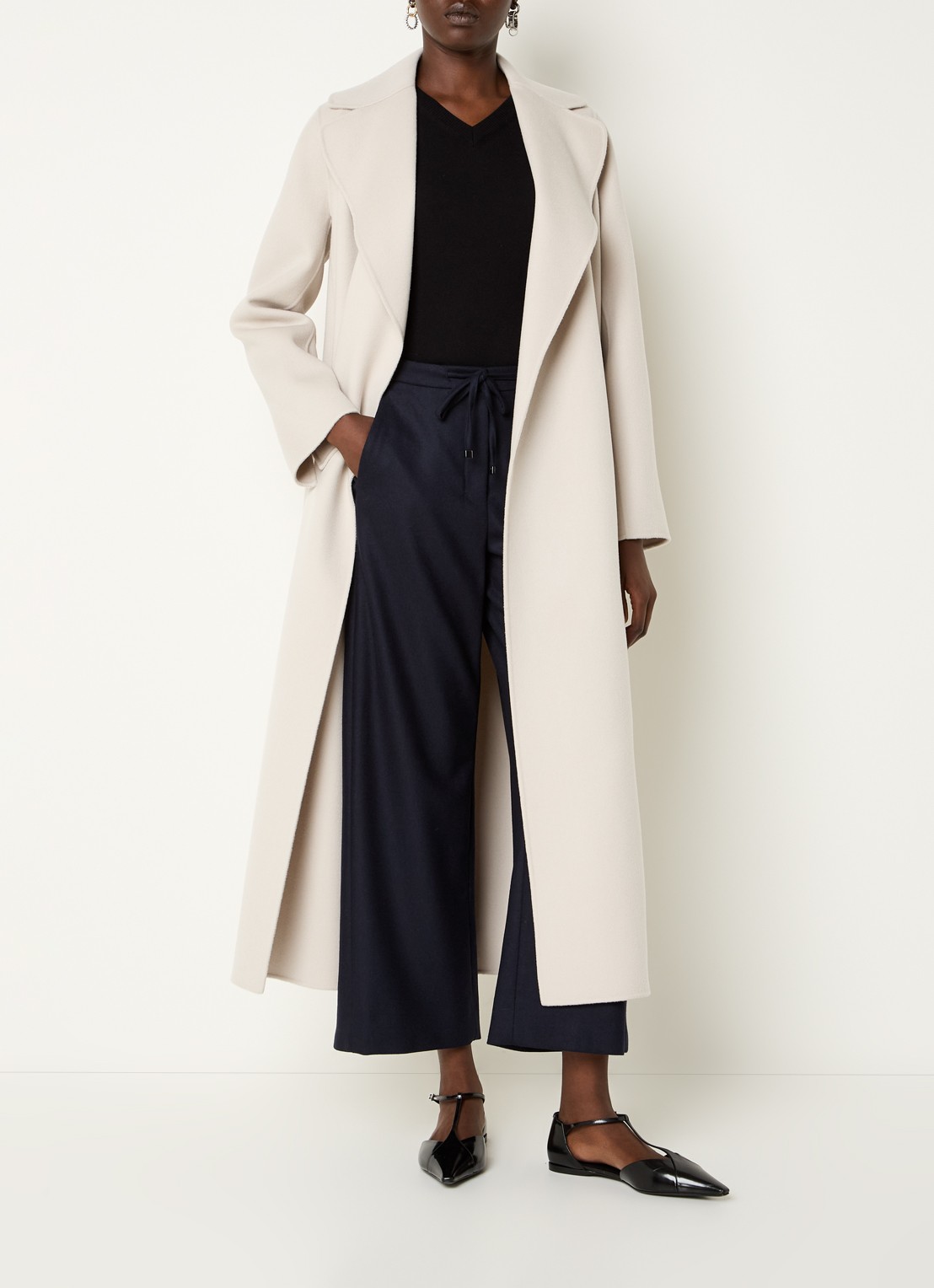 MaxMara Poldo mantel van scheerwol met steekzakken en strikceintuur - voorkant 2 creme