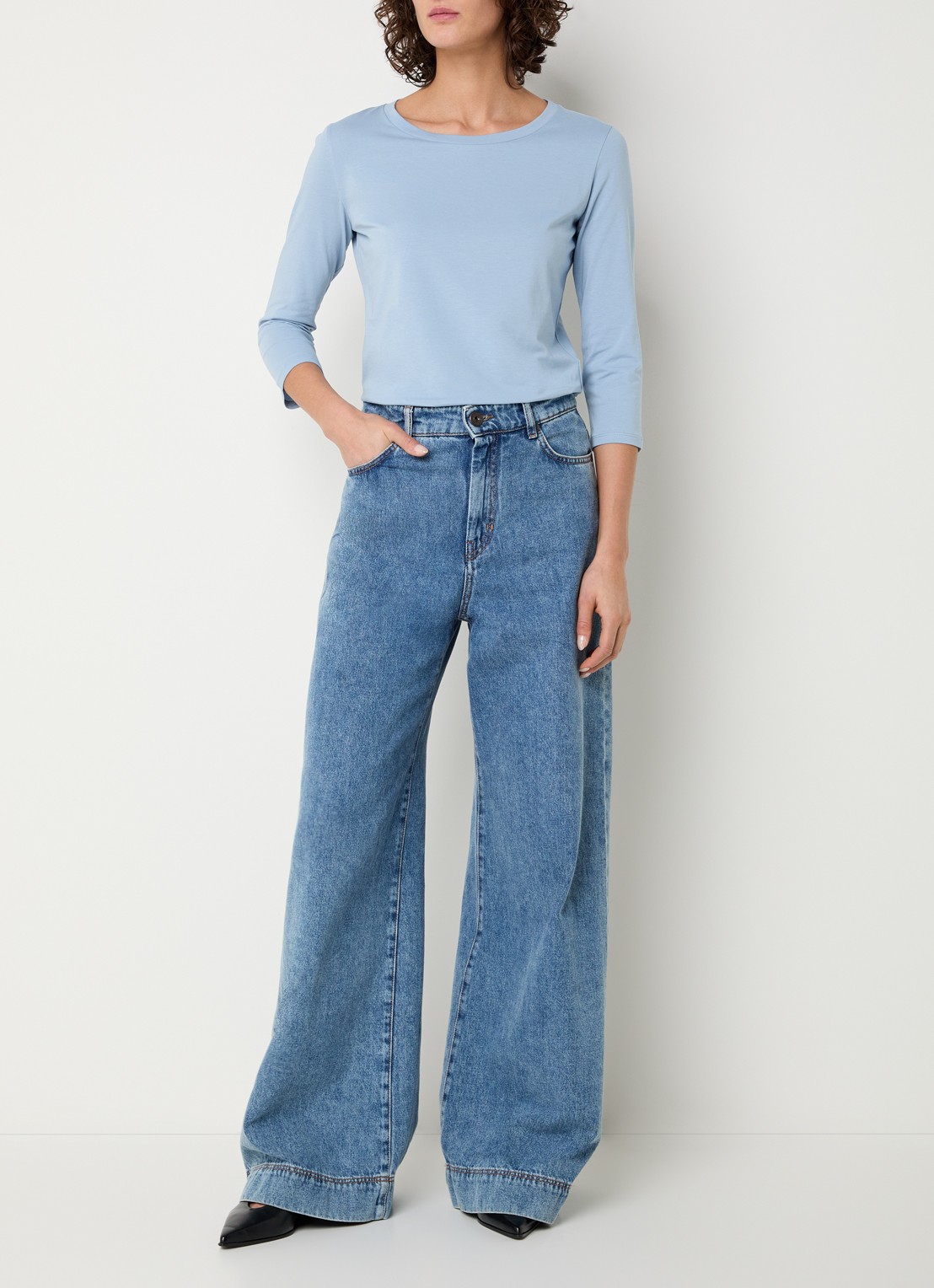 MaxMara Top met ronde hals - voorkant 2 lichtblauw