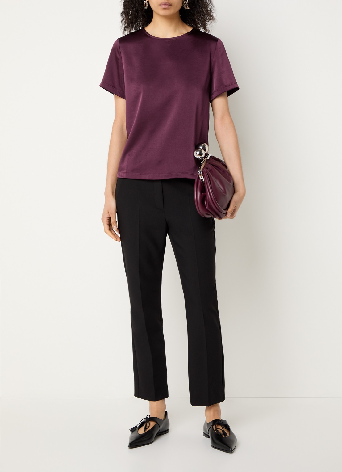 MaxMara Top van satijn met ronde hals - voorkant 3 bordeauxrood