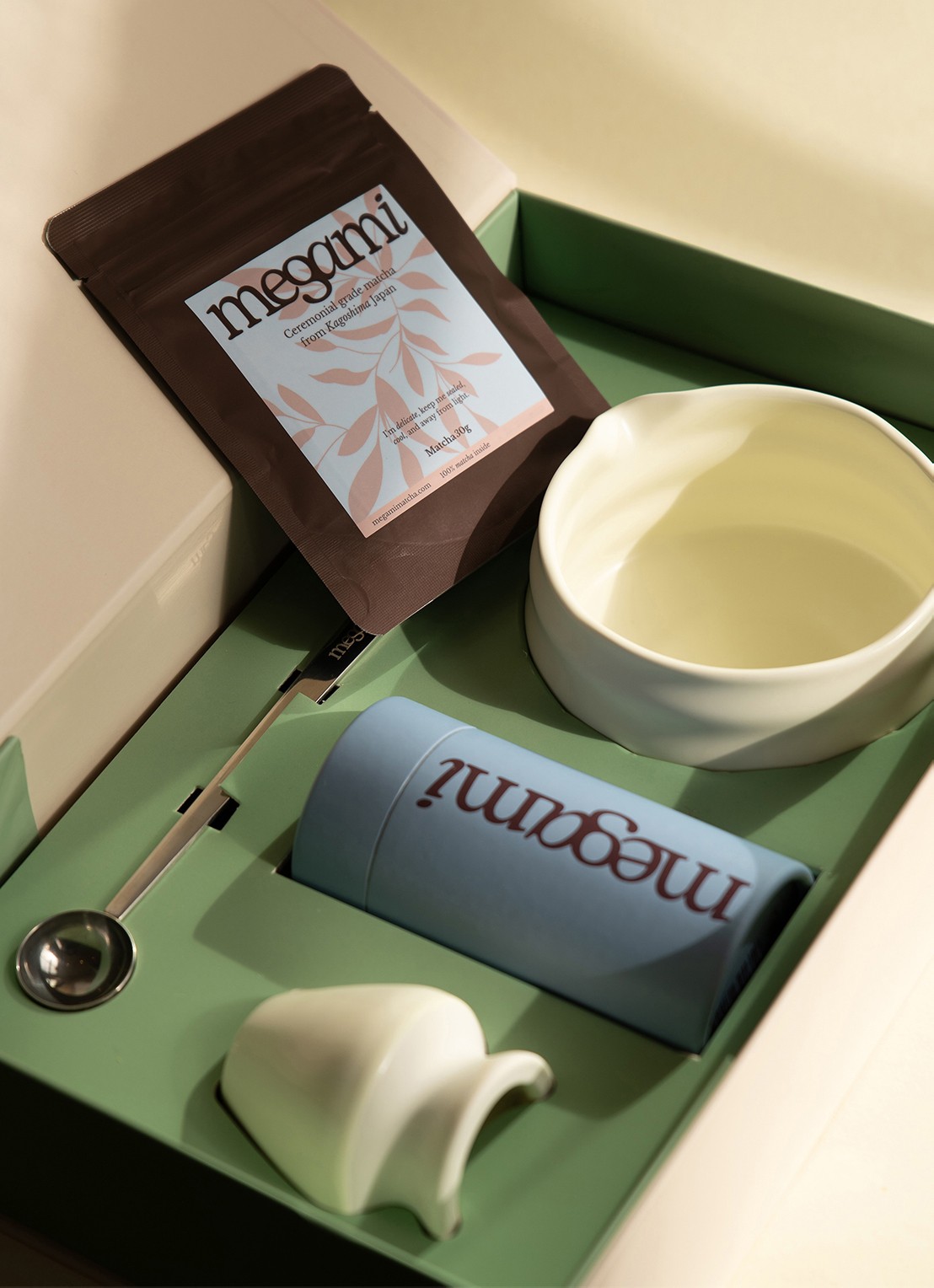 Megami Matcha set in geschenkdoos 5-delig - detail paars