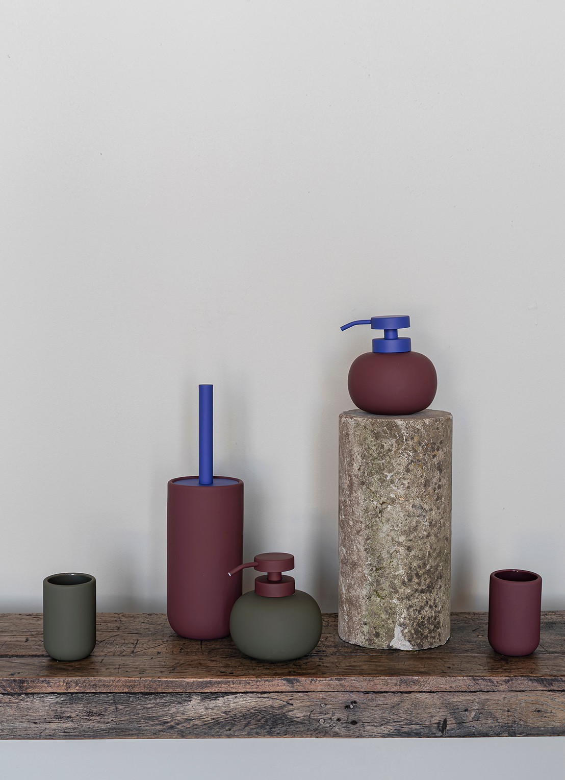 Mette Ditmer Lotus Play tandenborstelhouder - voorkant 3 bordeauxrood