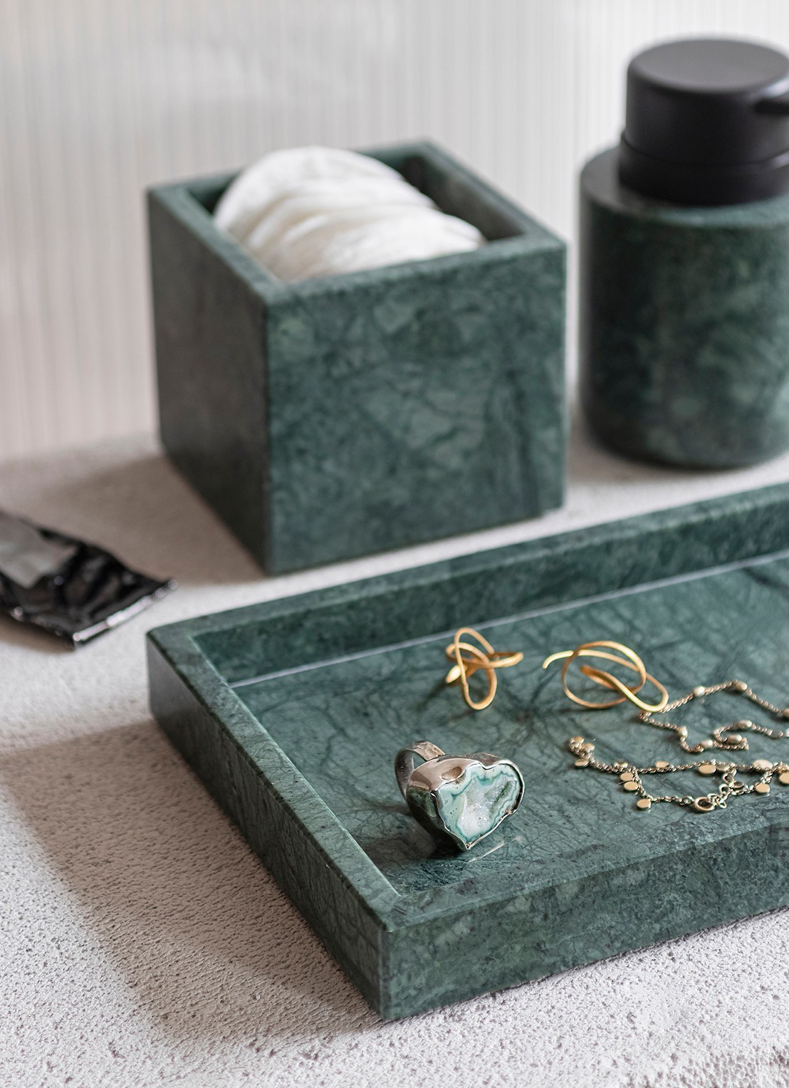 Mette Ditmer Marble schaal 31 x 16 cm - voorkant 2 groen
