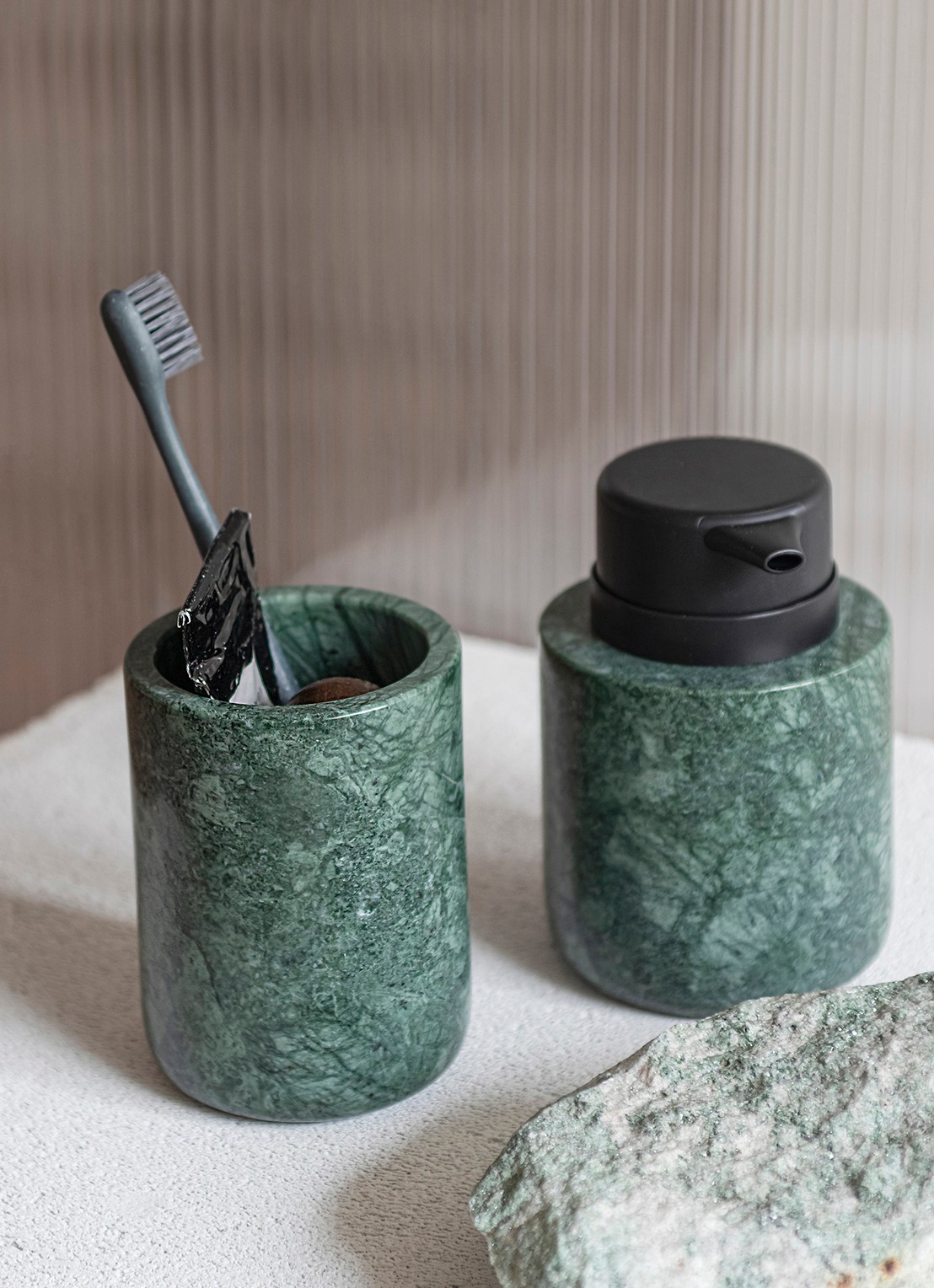 Mette Ditmer Marble tandenborstelhouder - voorkant 8 groen