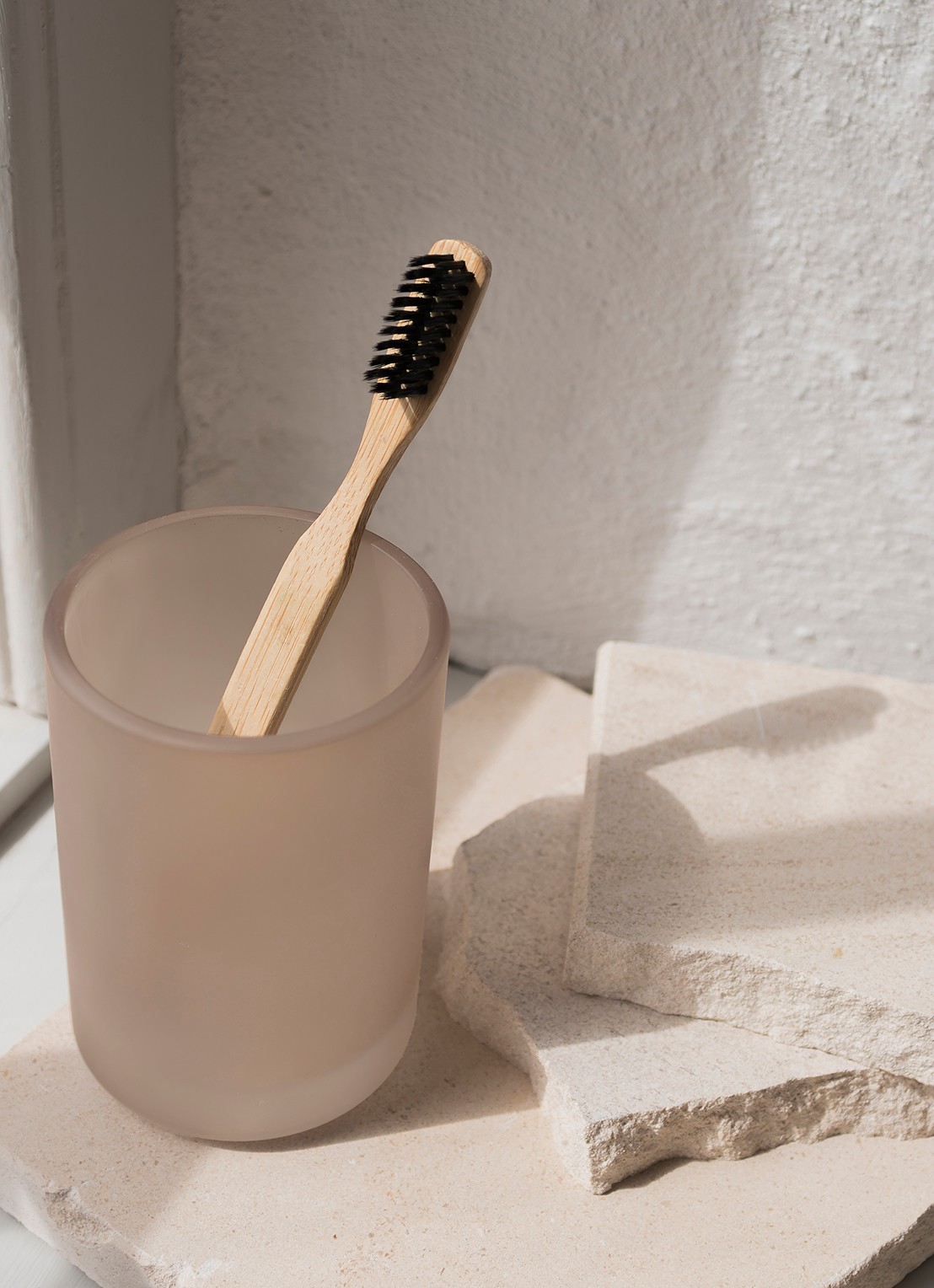 Mette Ditmer Modest tandenborstelhouder - voorkant 2 creme