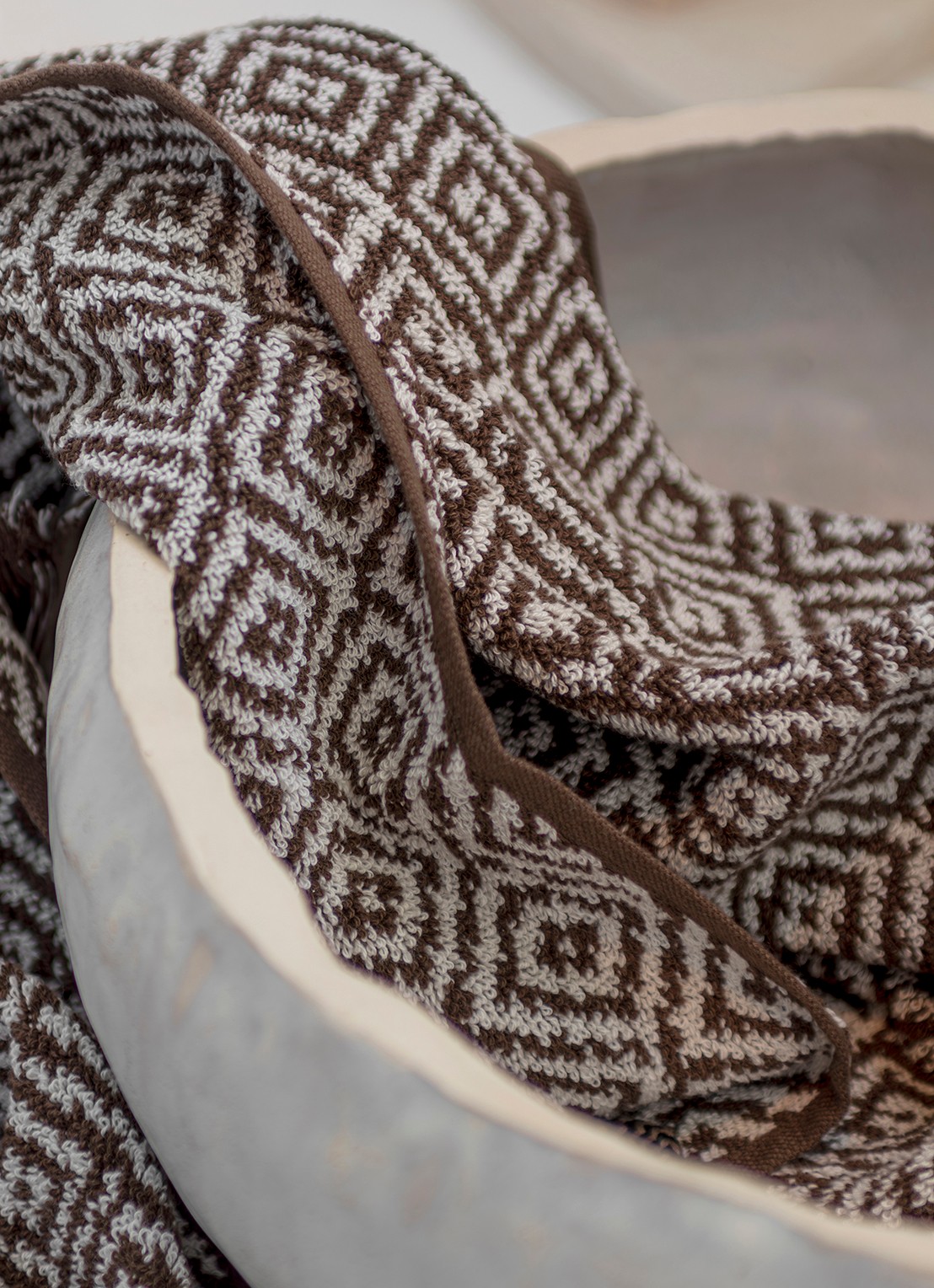Mette Ditmer Morocco gastendoek set van 2 - 550 gr/m2 - 50 x 35 cm - voorkant 2 chocoladebruin
