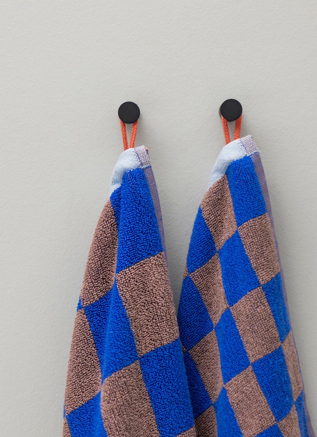 Mette Ditmer Retro badhanddoek - 50 x 90 cm - detail 3 kobaltblauw
