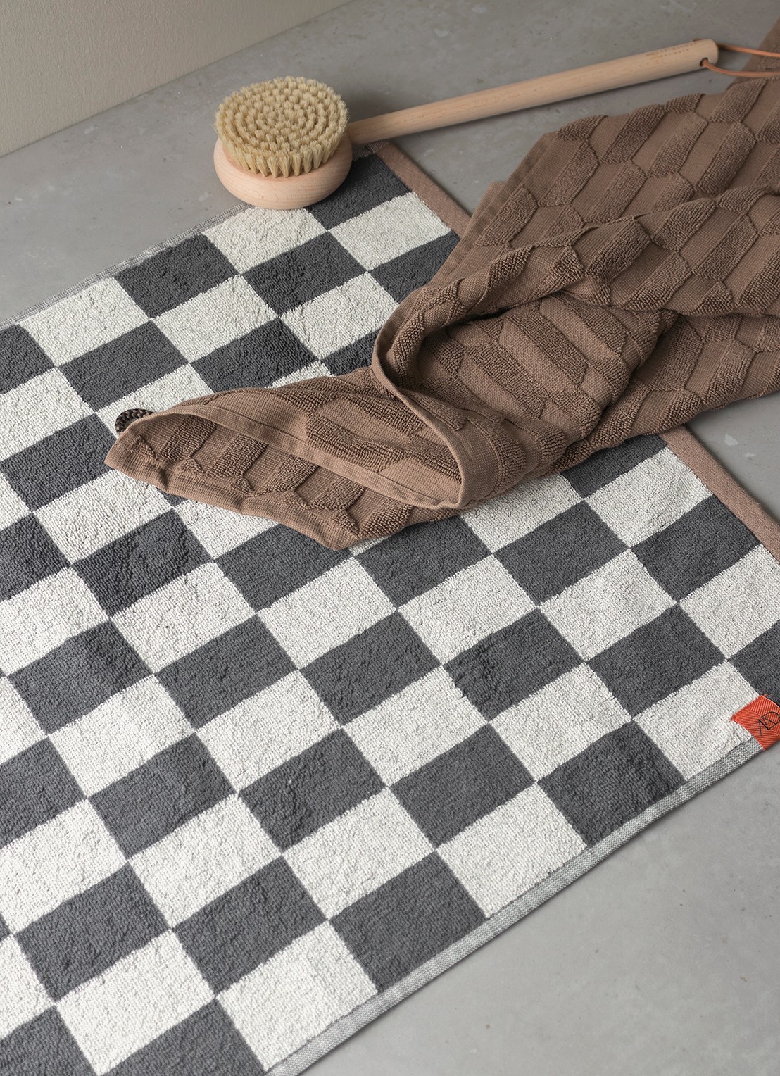 Mette Ditmer Retro badmat - 550 gr/m2 - 80 x 50 cm - detail antraciet