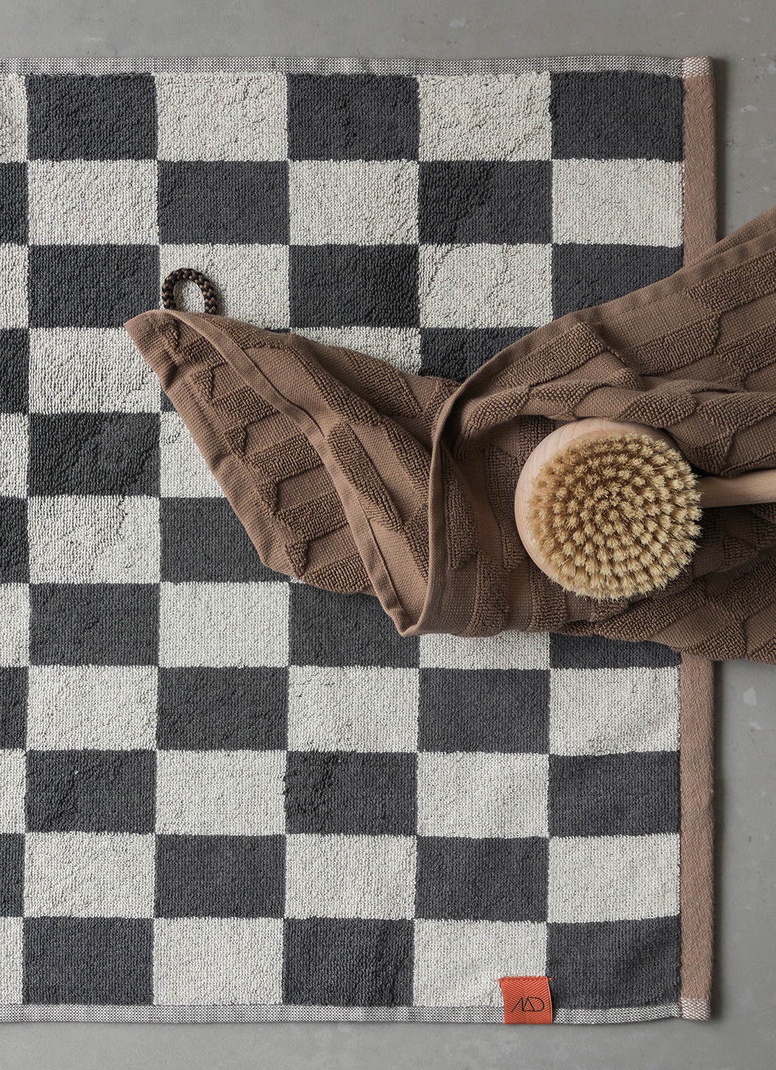 Mette Ditmer Retro badmat - 550 gr/m2 - 80 x 50 cm - voorkant 4 antraciet
