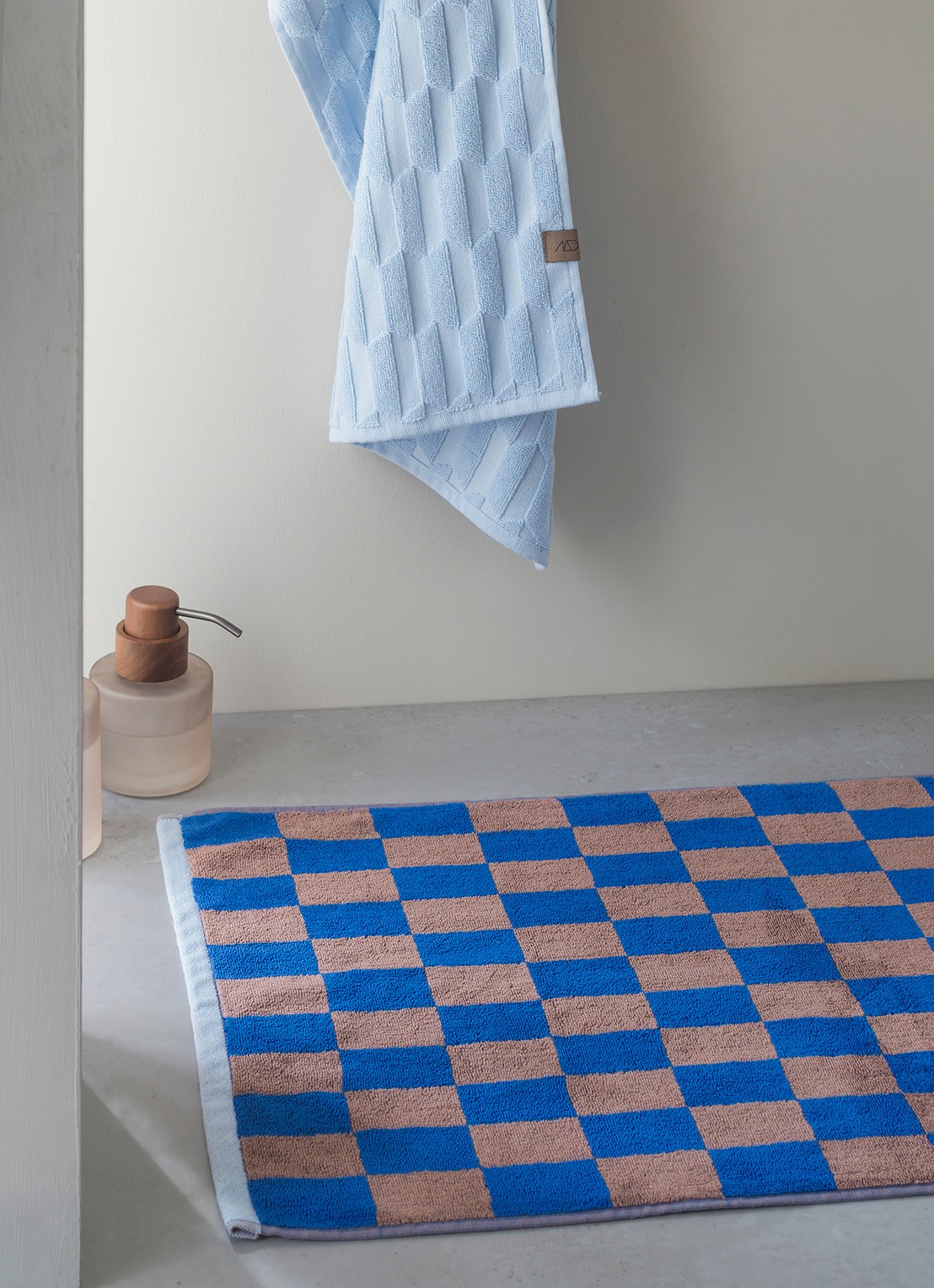 Mette Ditmer Retro badmat - 550 gr/m2 - 80 x 50 cm - detail 3 kobaltblauw