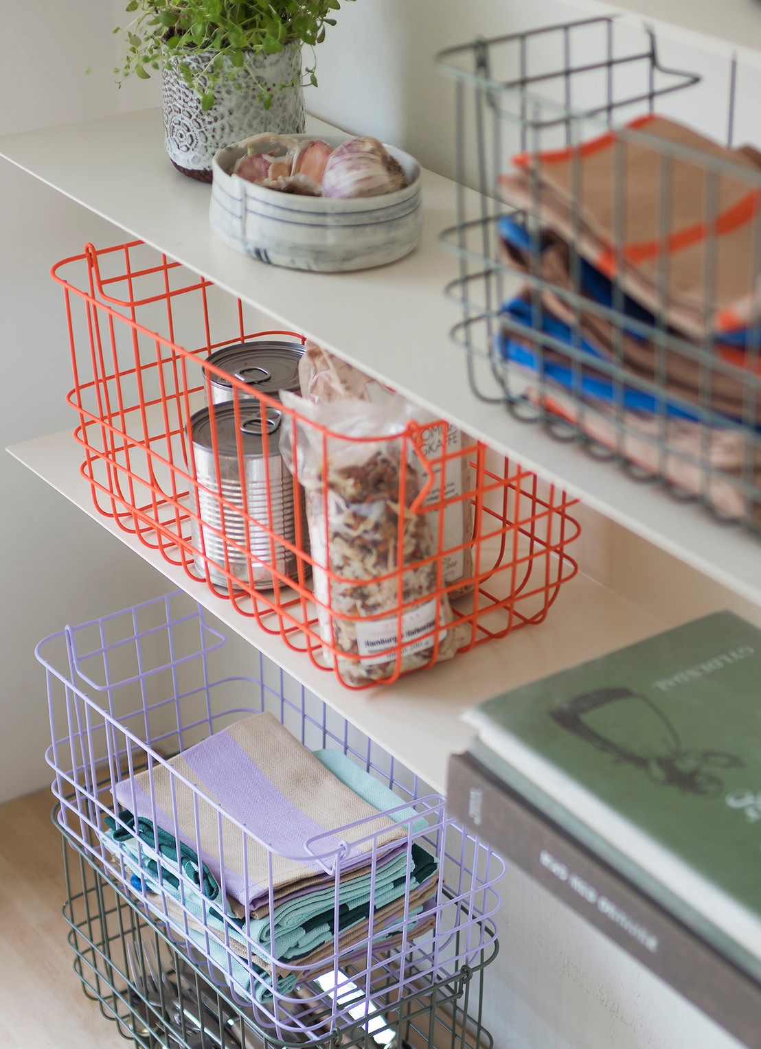 Mette Ditmer Store-it mand 31 x 16,5 x 16 cm - voorkant 3 groen