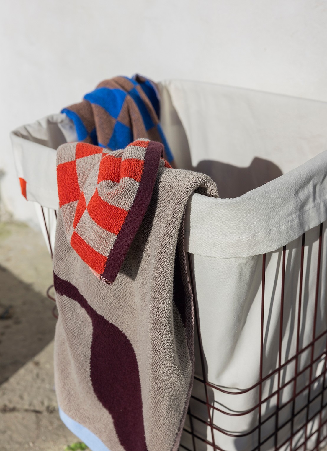 Mette Ditmer Store-it mand 40 x 32 x 50 cm - detail 5 bordeauxrood