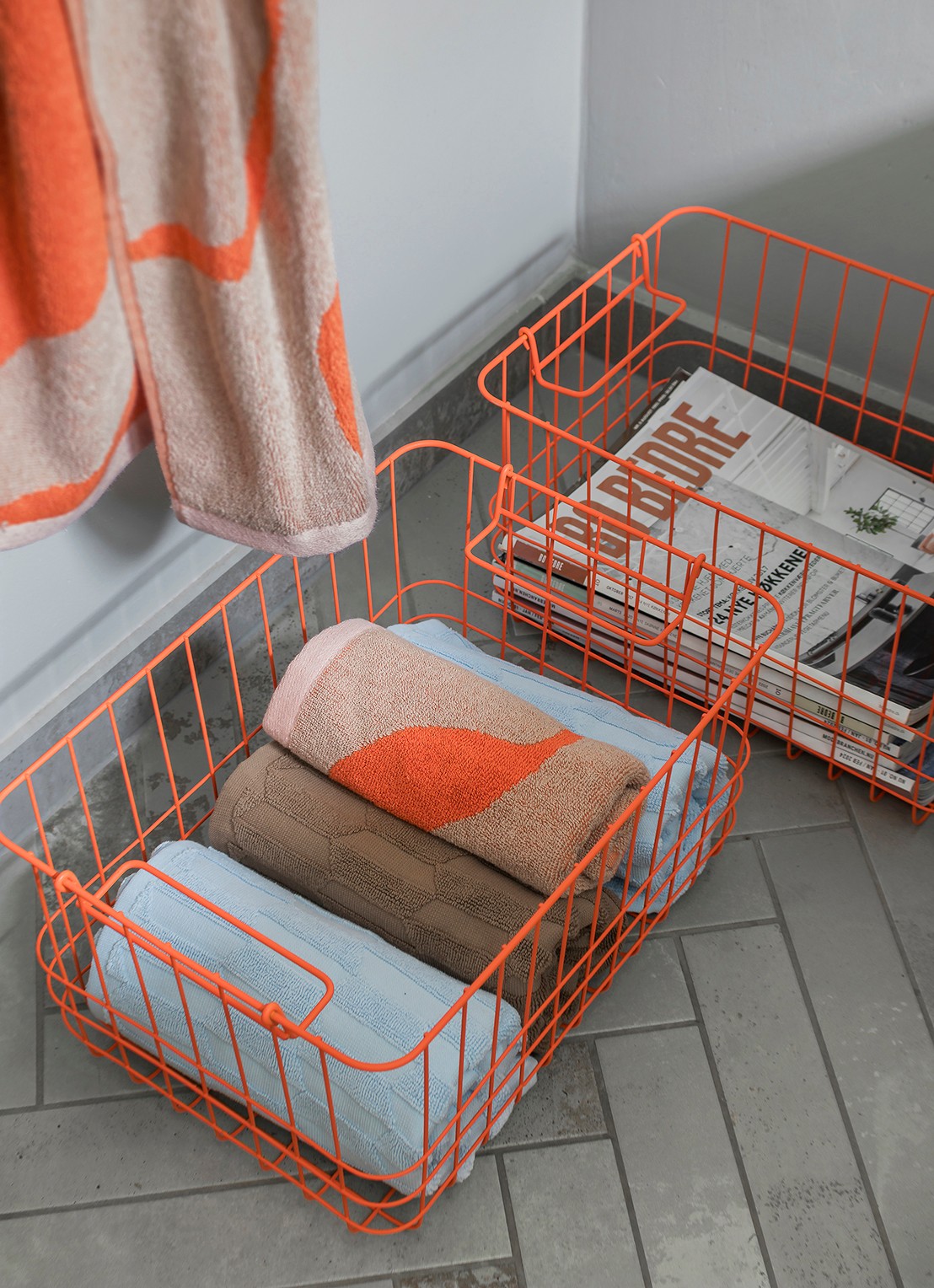 Mette Ditmer Store-It opbergmand 37 x 20 cm - voorkant 2 orange